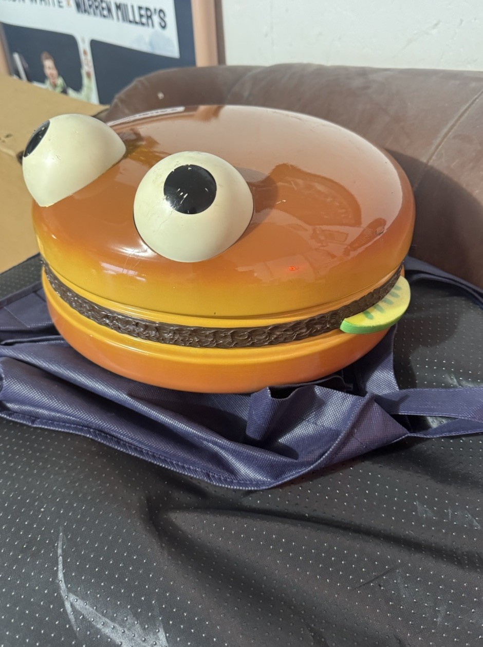 McDonald’s Setmakers Outdoor Lamp Cheeseburger Vintage New Old Stock McDonald’s Setmakers Outdoor Lamp Cheeseburger Vintage New Old Stock