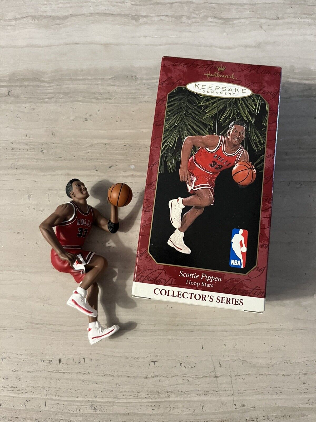 Hallmark Keepsake NBA Hoop Stars Ornament Chicago Bulls Scottie Pippen 1999