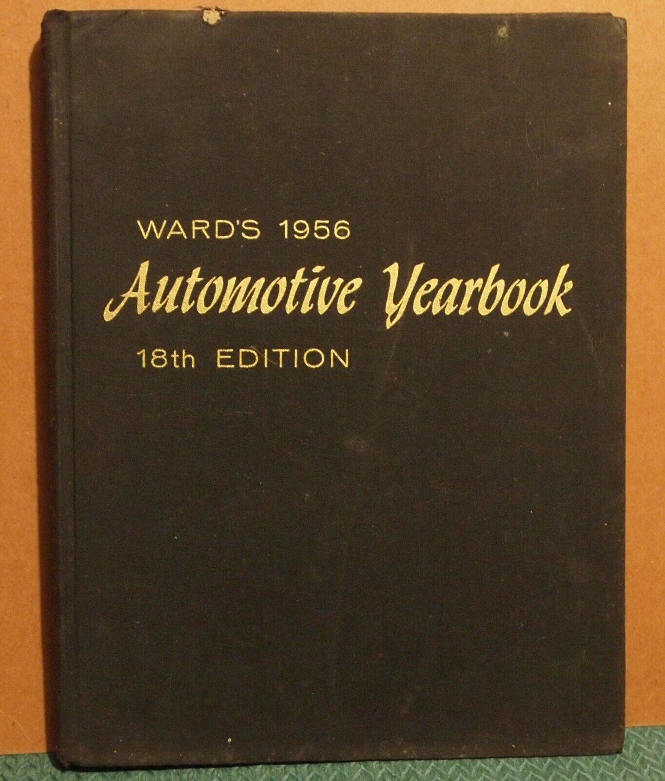 1956 WARD'S AUTOMOTIVE YEARBOOK 18th edition WARDS-01