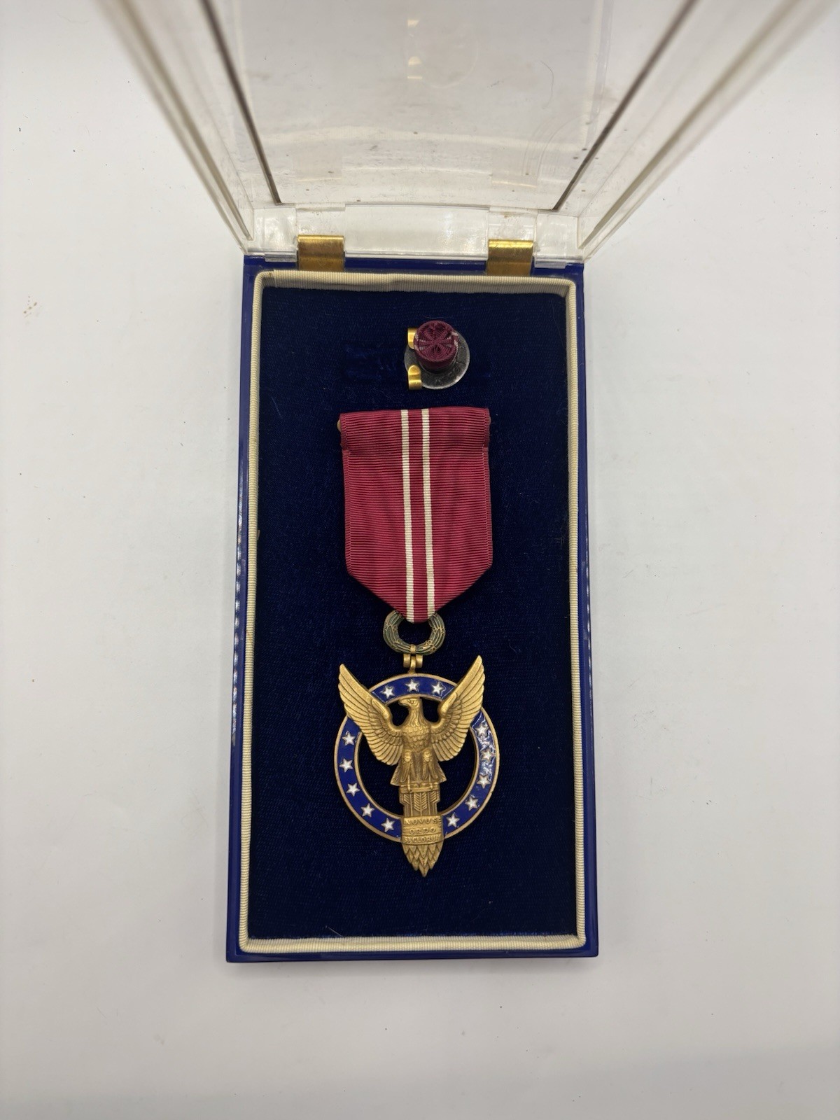 1950-52 V.H.B “Presidential Medal for Merit* with case 1950-52 V.H.B “Presidential Medal for Merit* with case