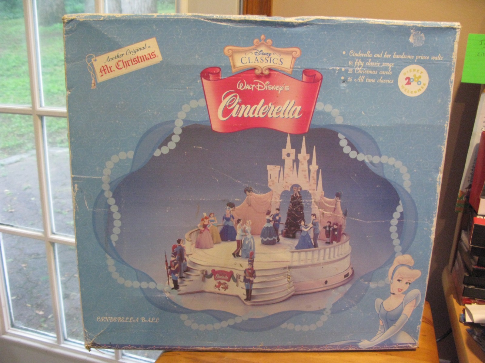 WALT DISNEY\'S MR. CHRISTMAS CINDERELLA BALL CLASSIC HANDSOME PRINCE WALTZ