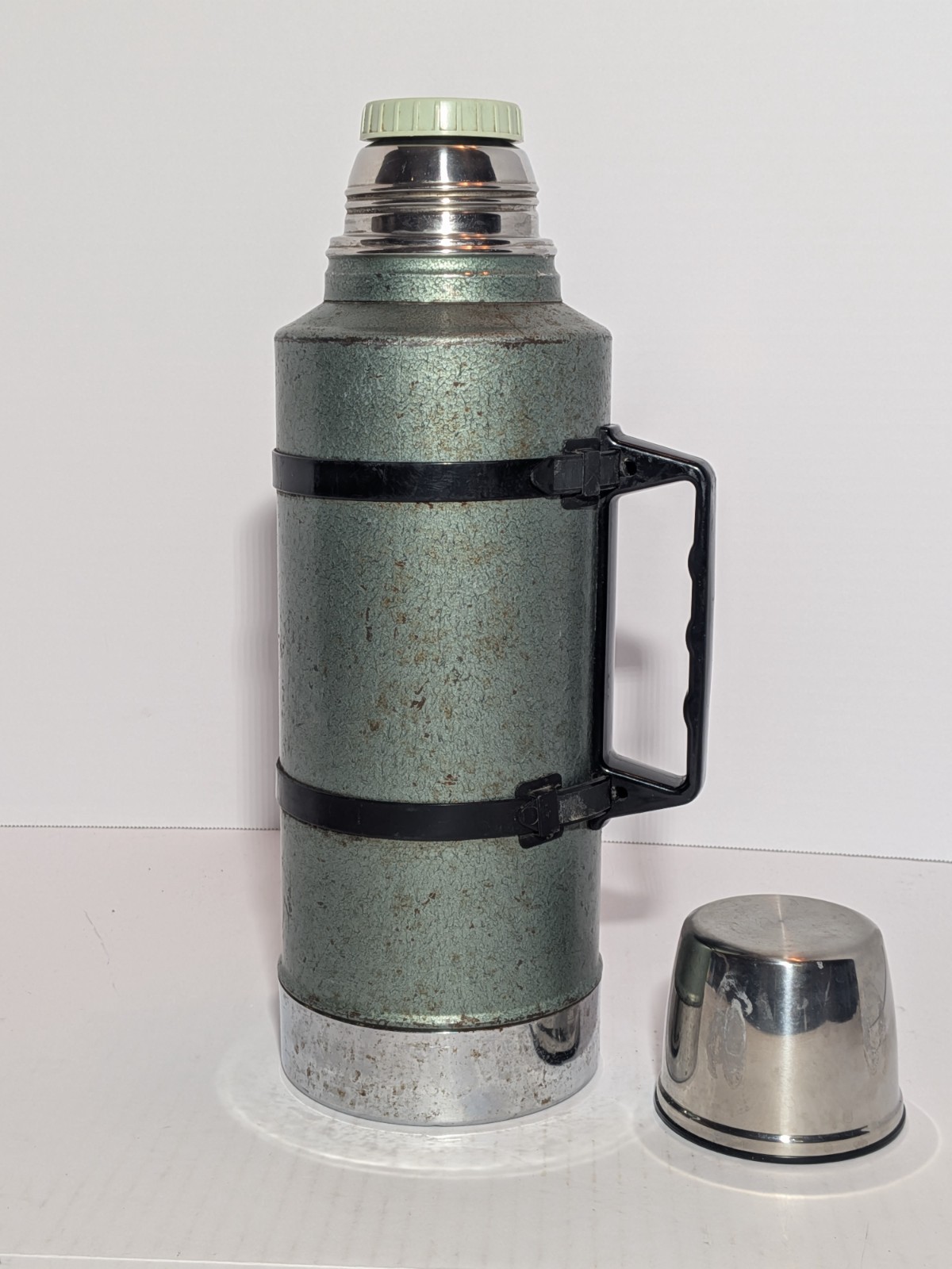 Vintage Aladdin Stanley 2 Quart Thermos Green Hammertone USA w/ Extra Cup