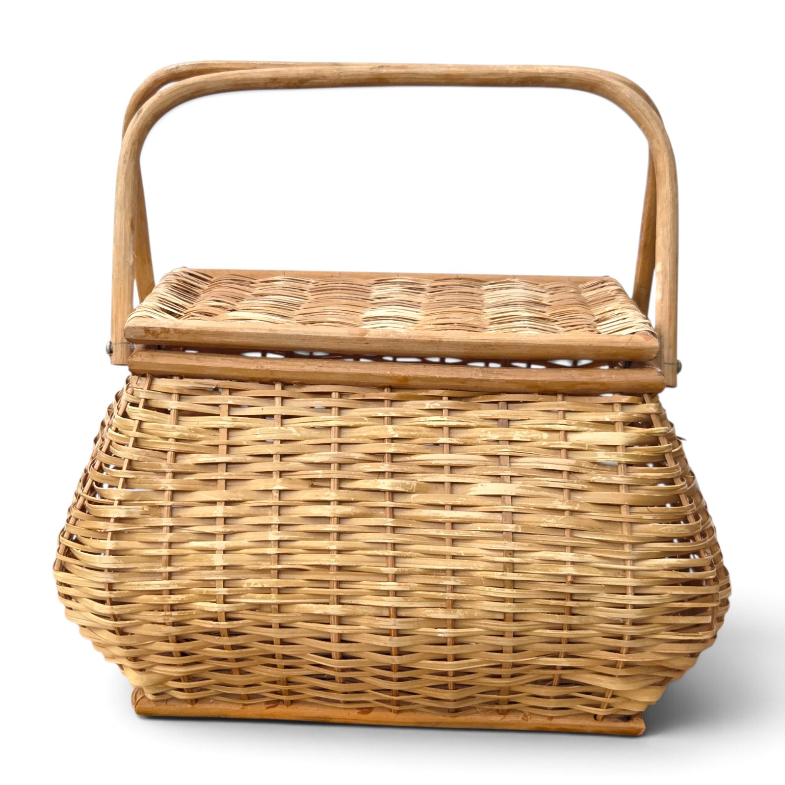 Vintage Woven Wicker Basket Picnic Fishing Sewing Hinged Lid Cottagecore Vintage Woven Wicker Basket Picnic Fishing Sewing Hinged Lid Cottagecore