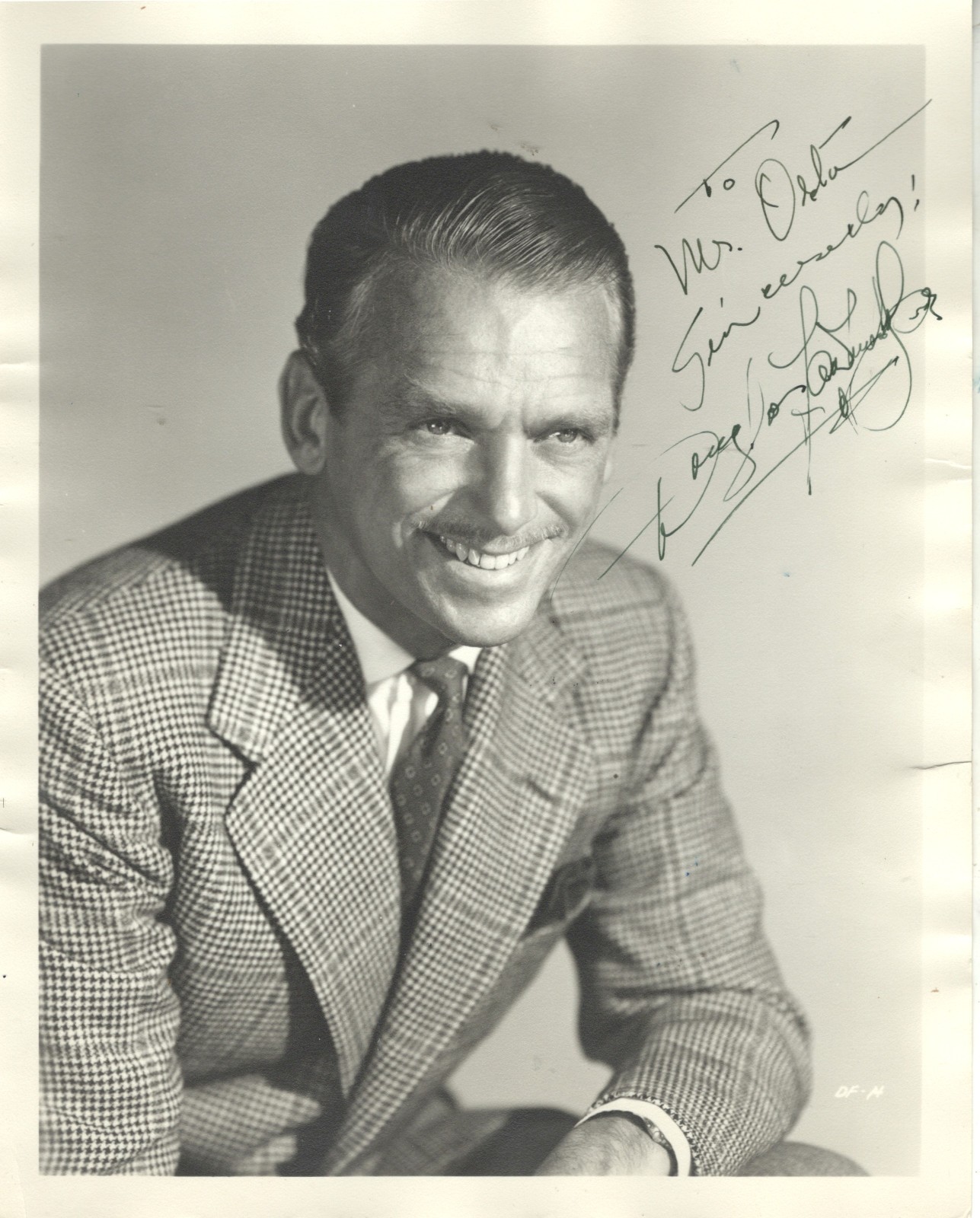 A YOUNG HANDSOME ACTOR DOUGLAS FAIRBANKS Jr. , SIGNED VINTAGE STUDIO PHOTO A YOUNG HANDSOME ACTOR DOUGLAS FAIRBANKS Jr. , SIGNED VINTAGE STUDIO PHOTO