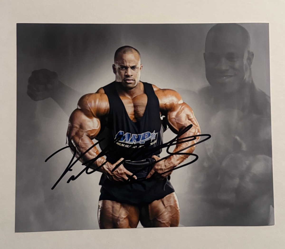 VICTOR MARTINEZ HAND SIGNED 8x10 PHOTO AUTOGRAPHED FAMOUS BODYBUILDER COA VICTOR MARTINEZ HAND SIGNED 8x10 PHOTO AUTOGRAPHED FAMOUS BODYBUILDER COA