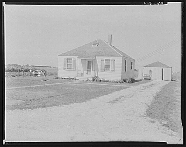 Photo:Stillwater Oklahoma Beauxart Gardens House Garage 1935 FSA