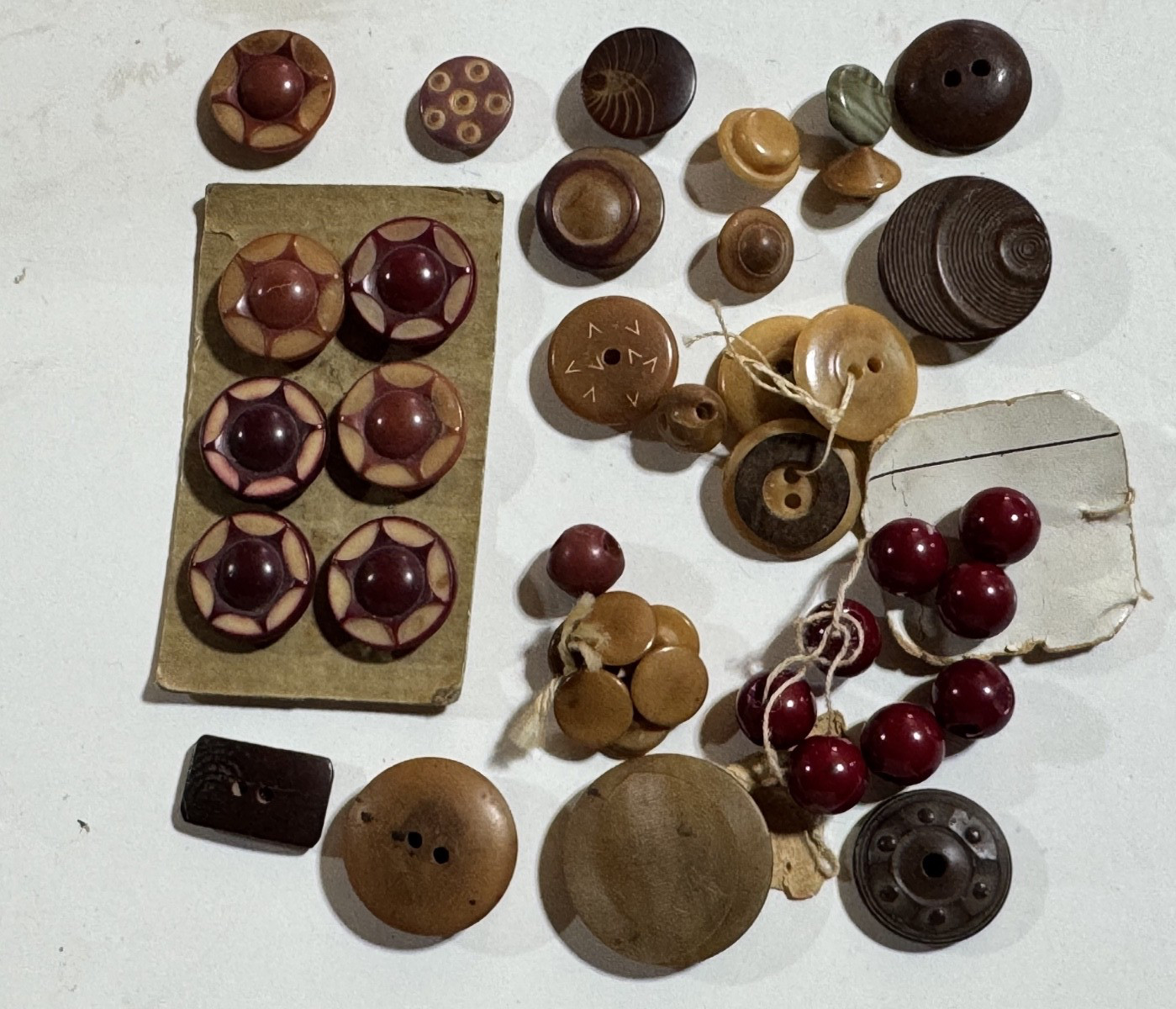 Vintage Antique Button Lot Mixed Bakelite Celluloid Glass - Fall Colors Vintage Antique Button Lot Mixed Bakelite Celluloid Glass - Fall Colors