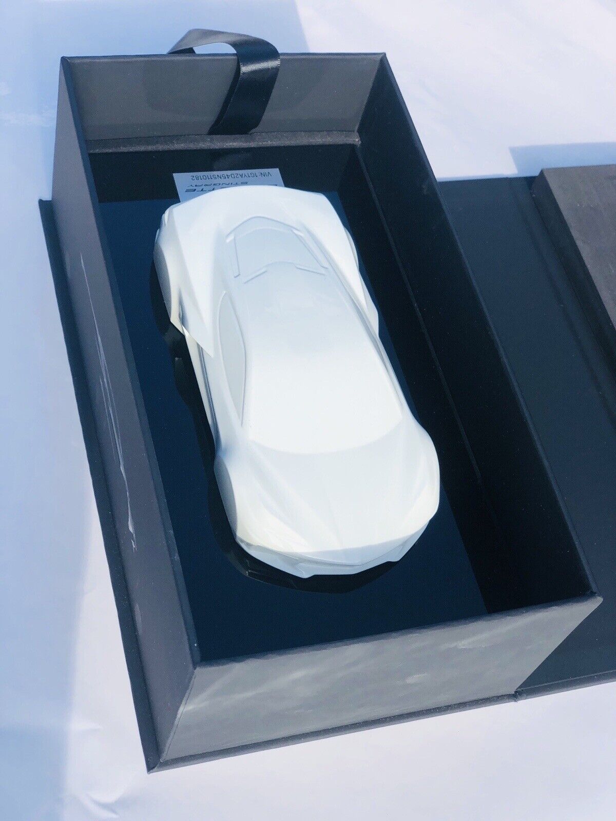 CORVETTE STINGRAY 2022 C8 OEM Speed Shape Model Owner\'s Gift with VIN, White