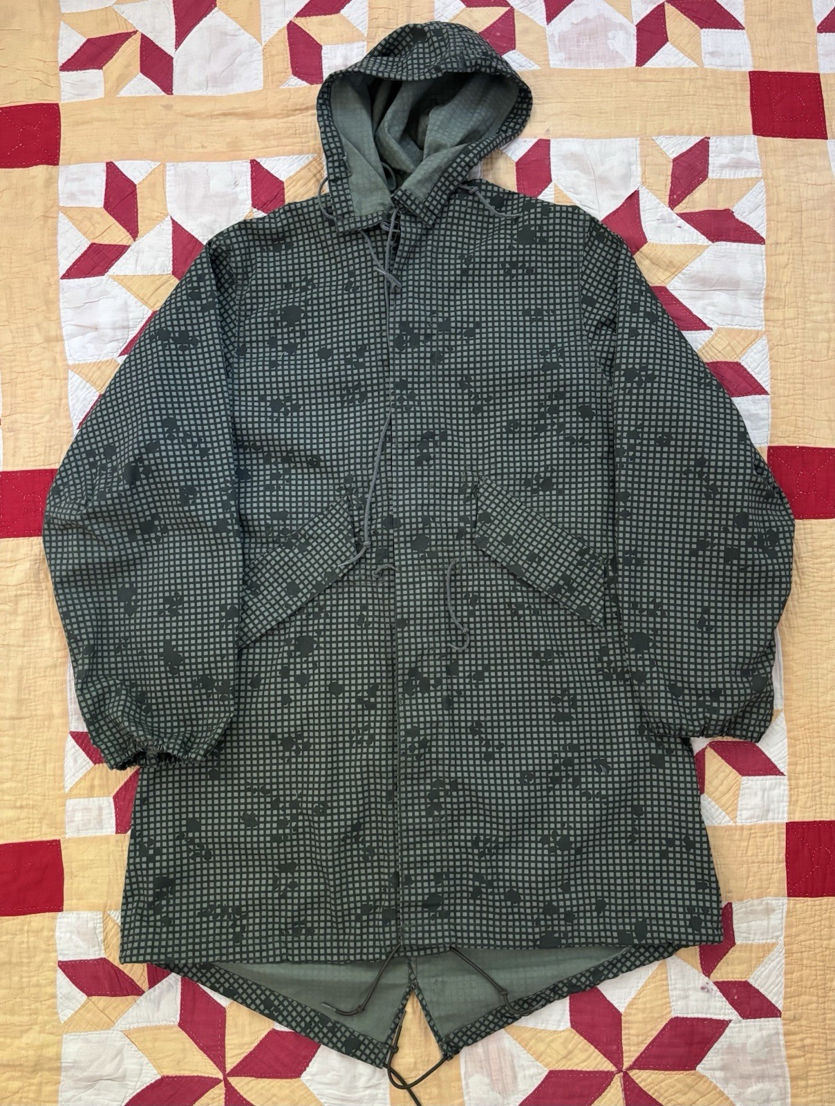 Vintage 80s US Army Desert Night Camo Fishtail Parka Medium New Old Stock