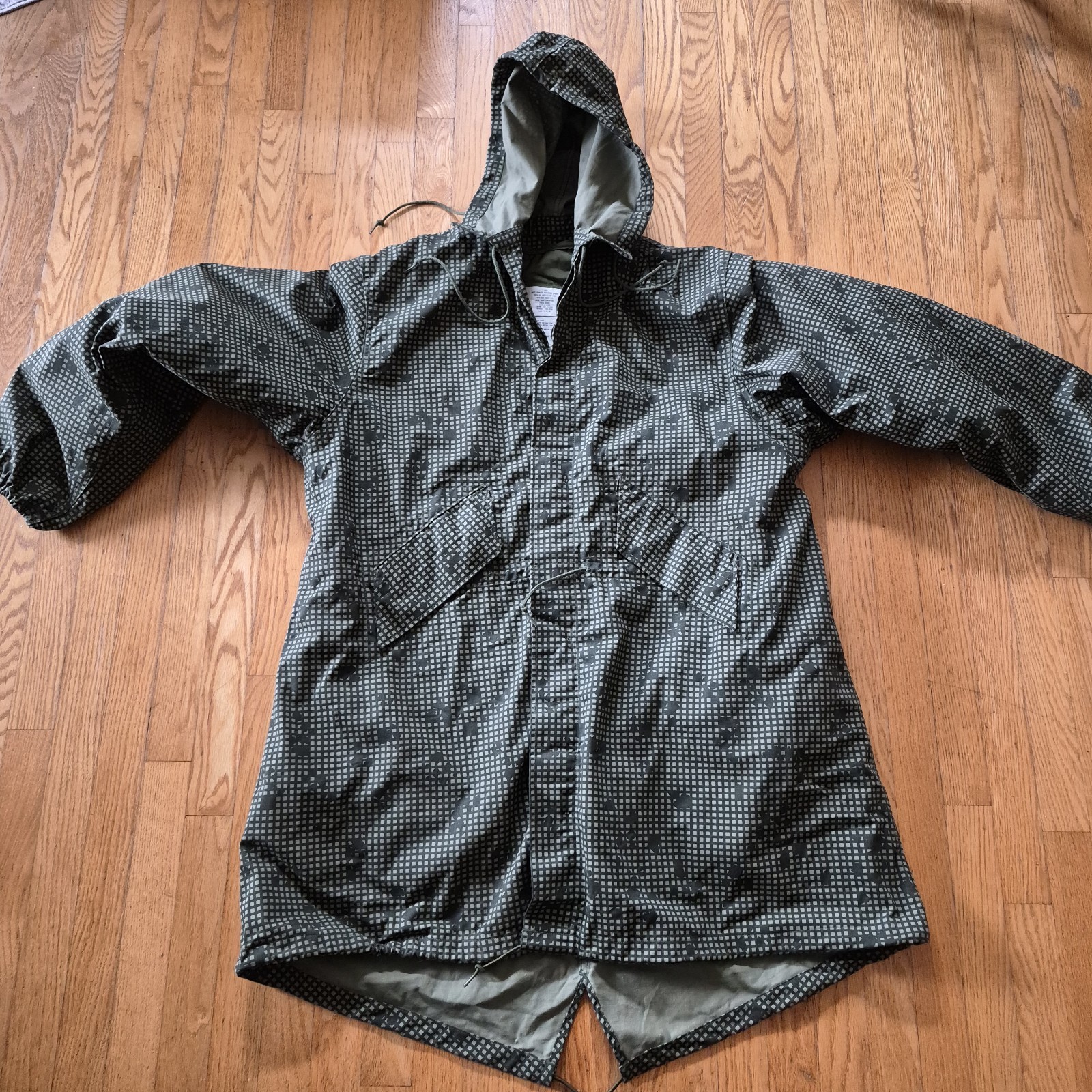 Vtg US Army Military Night Desert Camouflage Fishtail Parka Camo Jacket XL Sz M Vtg US Army Military Night Desert Camouflage Fishtail Parka Camo Jacket XL Sz M