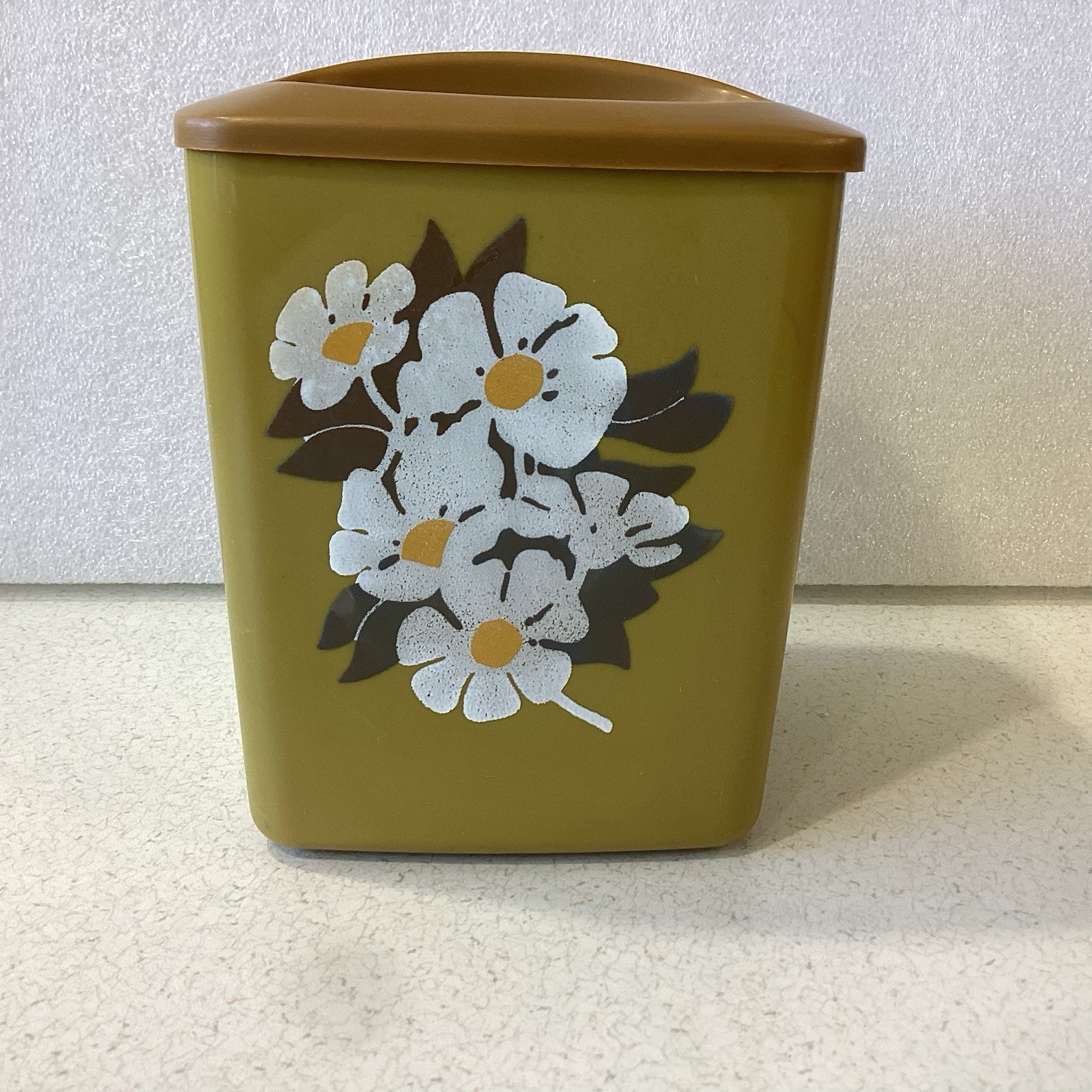 Vintage 1970’s Mustard Yellow Canister White Daisy Floral 5” Vintage 1970’s Mustard Yellow Canister White Daisy Floral 5”
