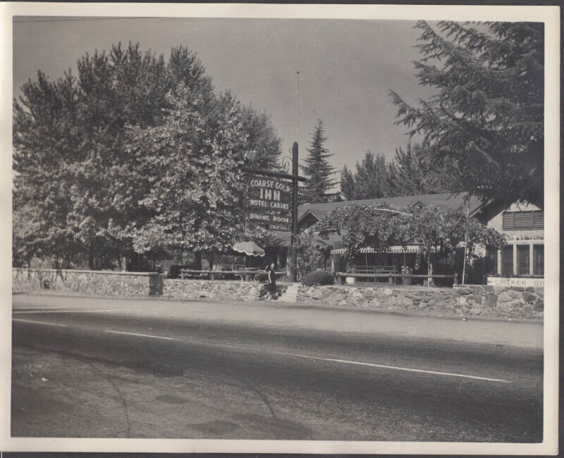 Coarse Gold Inn Hotel & Cabins on way to Yosemite CA photo 1950