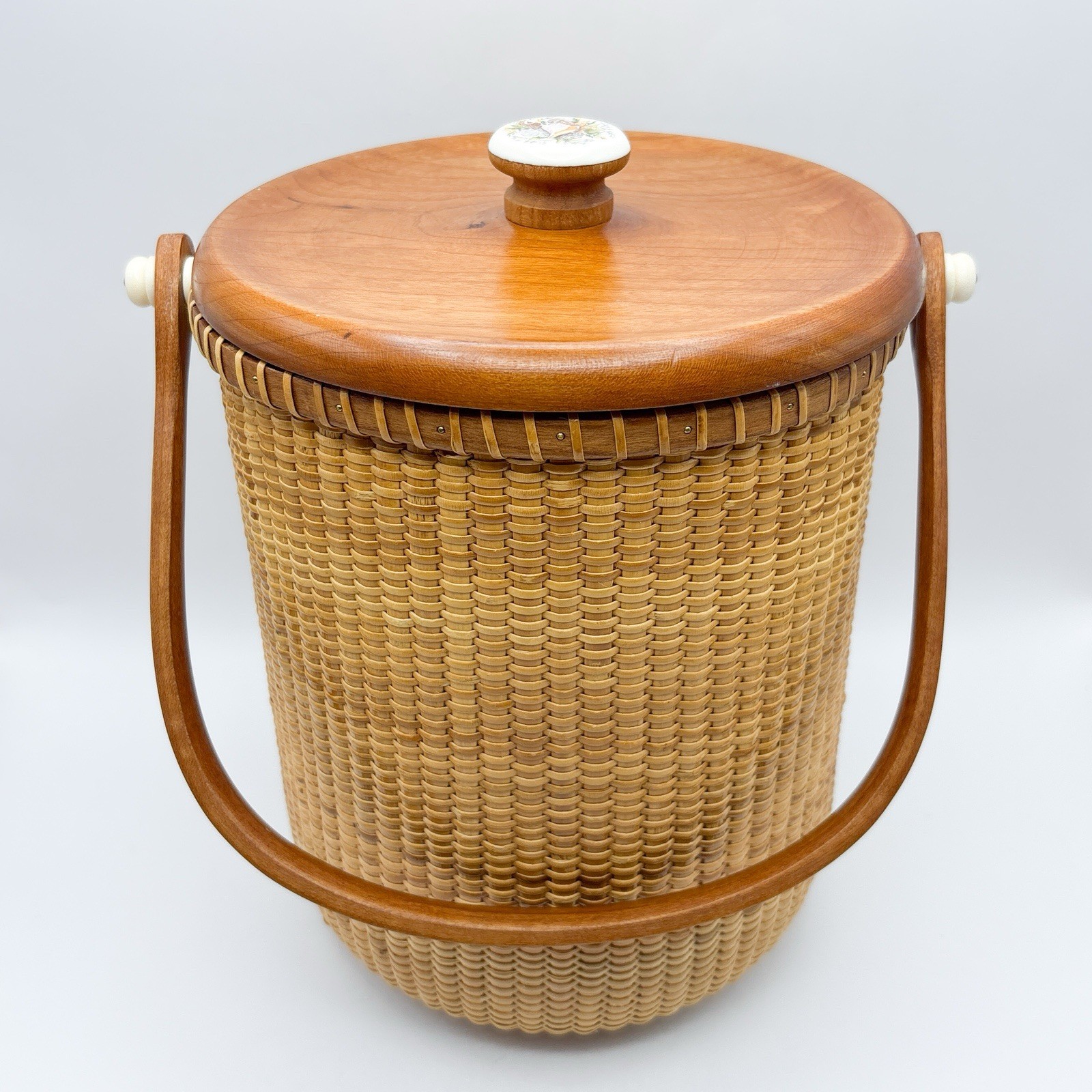 Vintage Handmade Nantucket Basket Ice Bucket Signed Mary Jane Smith Wooden Lid Vintage Handmade Nantucket Basket Ice Bucket Signed Mary Jane Smith Wooden Lid