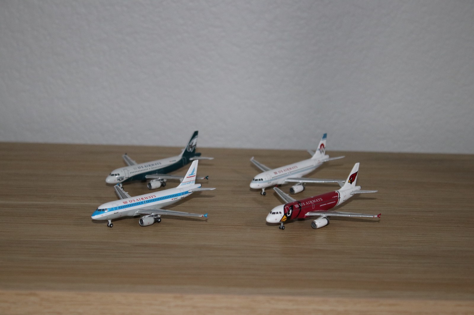 LOT OF FOUR 1:400 US Airways A319s GJPDM682 GJUSA890 GJAWE683 GJUSAXXX LOT OF FOUR 1:400 US Airways A319s GJPDM682 GJUSA890 GJAWE683 GJUSAXXX