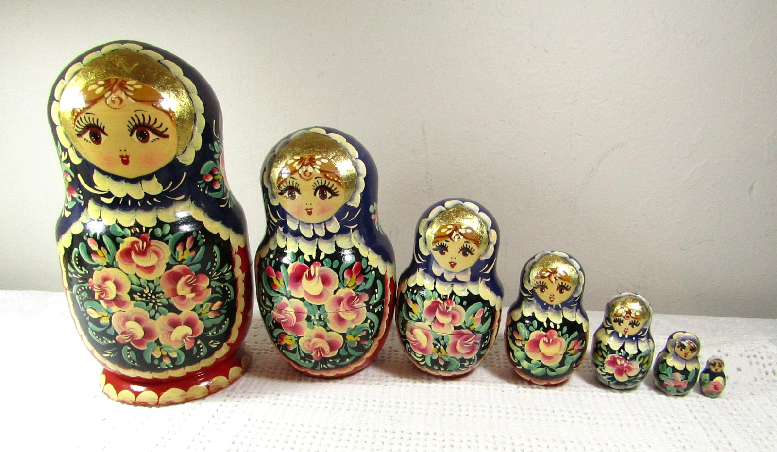 Vintage Hand Painted Floral & Gold Russian 7 Piece 7-1/2” Nesting Dolls Signed Vintage Hand Painted Floral & Gold Russian 7 Piece 7-1/2” Nesting Dolls Signed