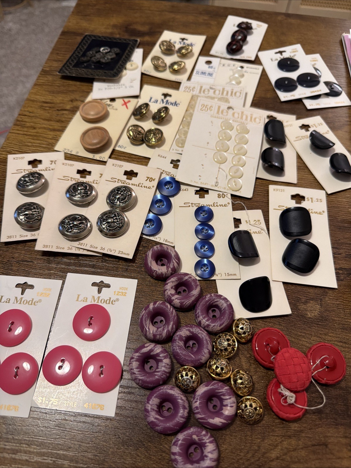 BUTTONS VTG NOS Lot Random On Card Loose Streamline La Petite LaMode Elan BGEz BUTTONS VTG NOS Lot Random On Card Loose Streamline La Petite LaMode Elan BGEz