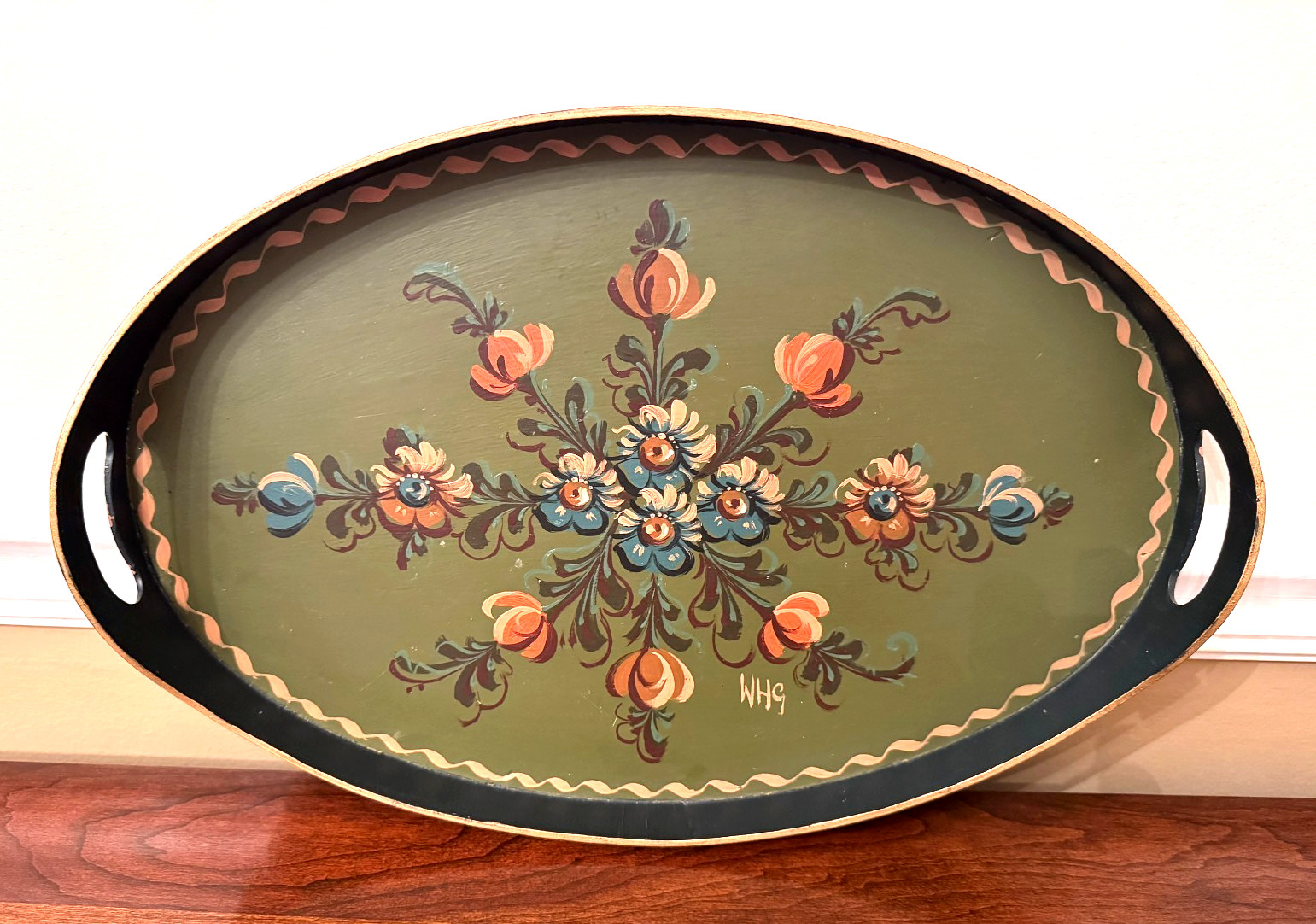 Vintage Dutch 'Hindeloopen' Hand-Painted Wooden Serving Tray - 1970's Vintage Dutch 'Hindeloopen' Hand-Painted Wooden Serving Tray - 1970's