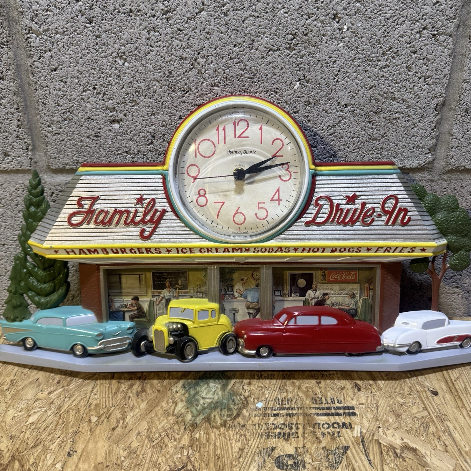 VTG 1988 Family Drive-In Diner Wall Clock Burwood Products VTG 1988 Family Drive-In Diner Wall Clock Burwood Products