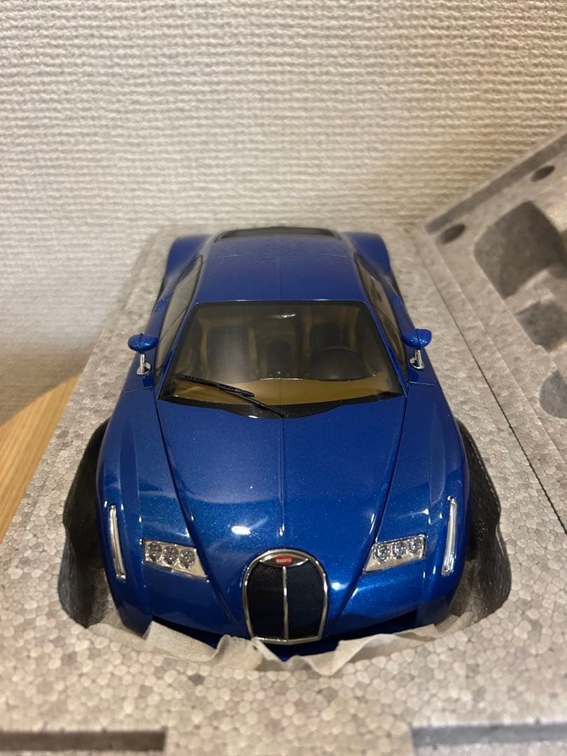 AUTOart Bugatti EB 18.3 Chiron 1/18 Scale Model Car Diecast AUTOart Bugatti EB 18.3 Chiron 1/18 Scale Model Car Diecast