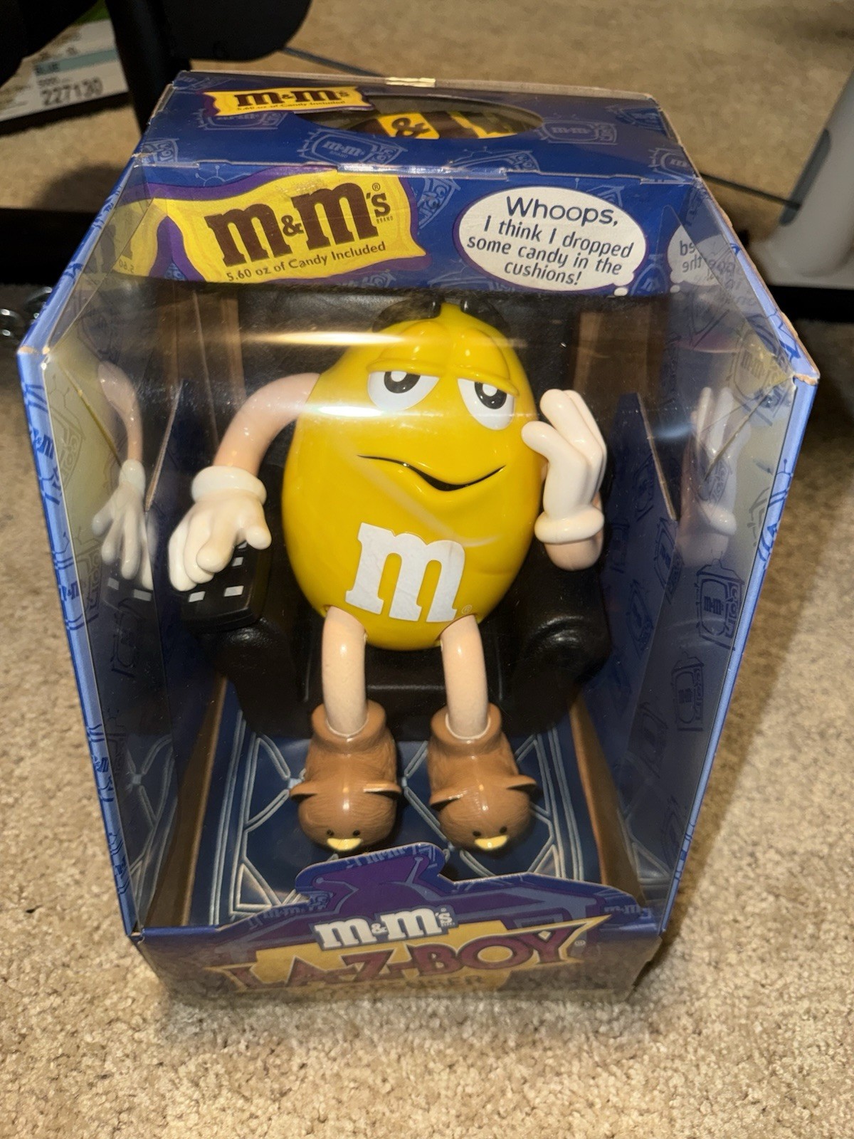 M&M\'s LA-Z-BOY Dispenser Yellow Character Limited Edition Collectible M&M\'s LA-Z-BOY Dispenser Yellow Character Limited Edition Collectible