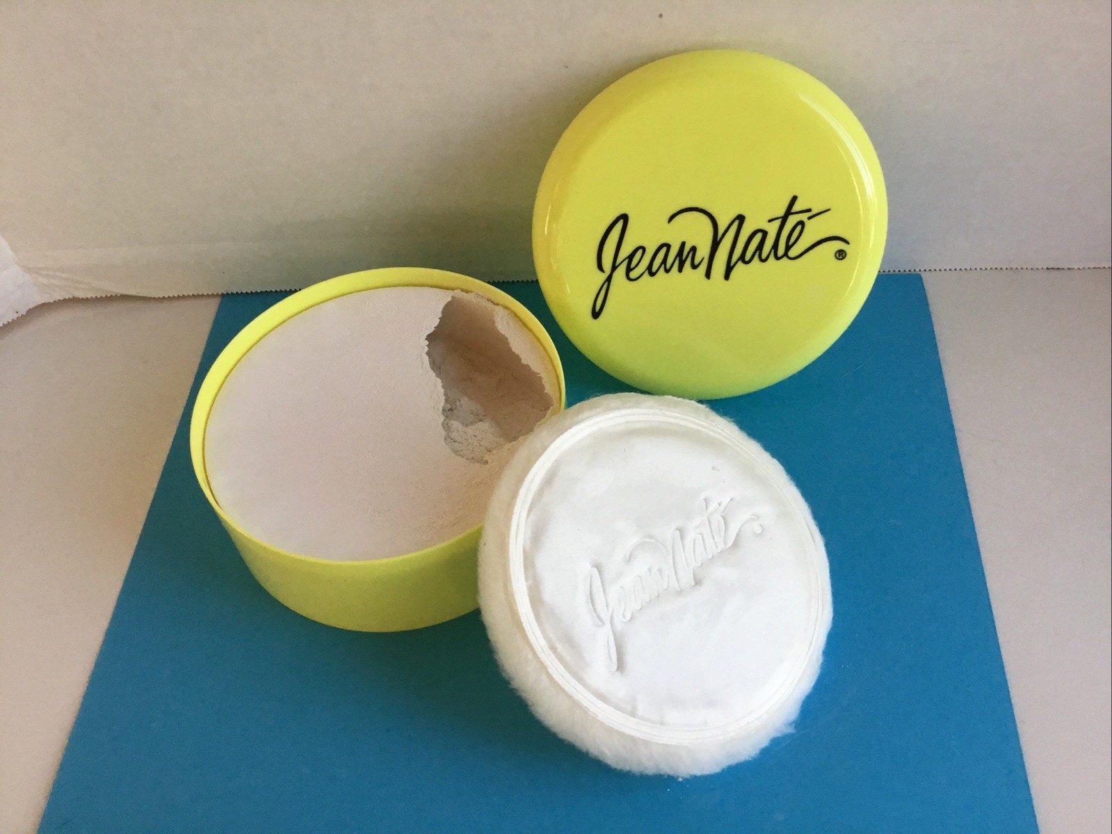 Vintage JEAN NATE Perfumed SILKENING Body Dusting POWDER & PUFF Discontinued Vintage JEAN NATE Perfumed SILKENING Body Dusting POWDER & PUFF Discontinued