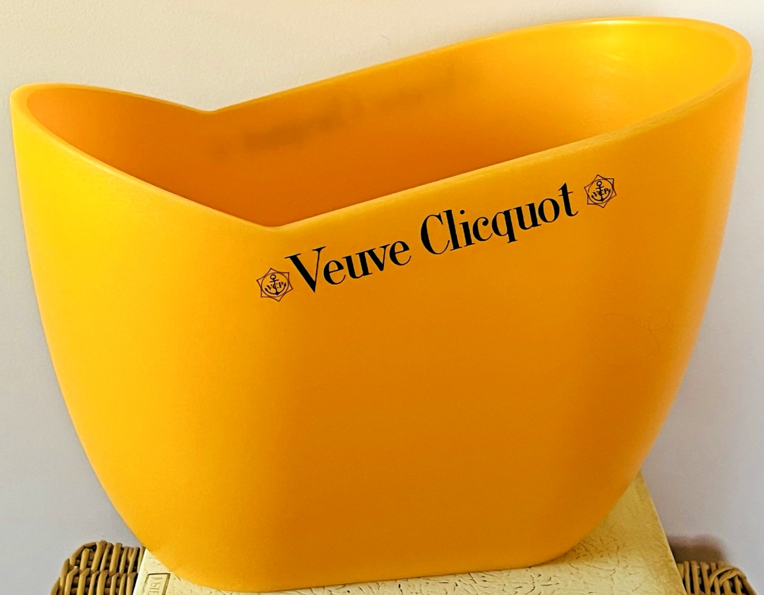 RARE Veuve Clicquot Champagne Cooler Ice Bucket 1990s Vintage Bar Double Magnum RARE Veuve Clicquot Champagne Cooler Ice Bucket 1990s Vintage Bar Double Magnum