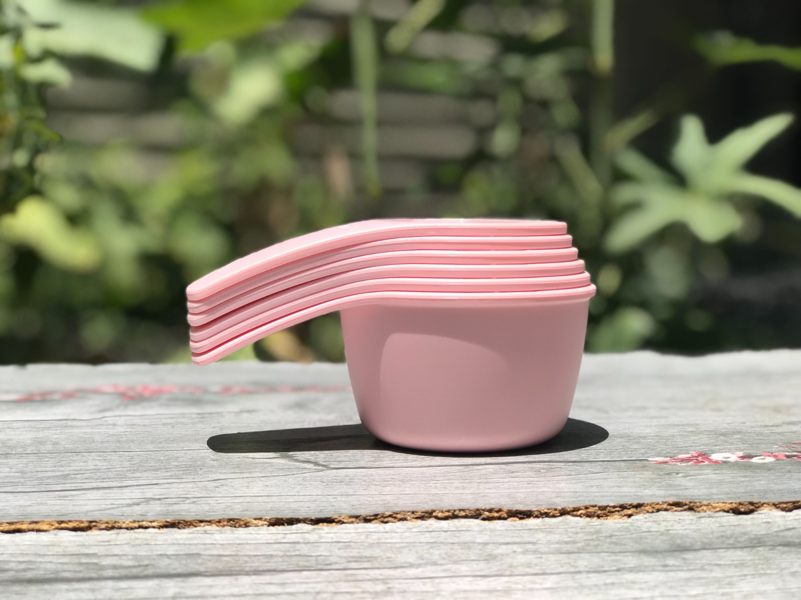 Tupperware Measuring Cups Set of 6 pink NEW Tupperware Measuring Cups Set of 6 pink NEW