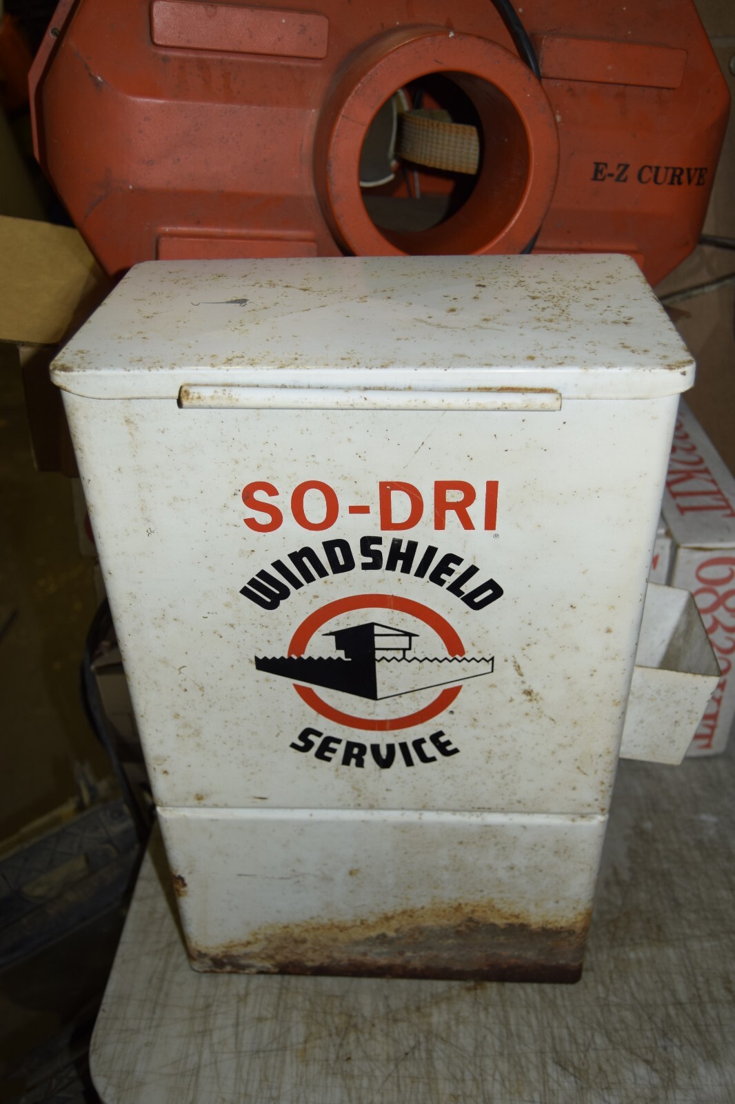Vintage SO-DRI WINDSHIELD SERVICE Gas Station Metal Paper Towel Dispenser Vintage SO-DRI WINDSHIELD SERVICE Gas Station Metal Paper Towel Dispenser