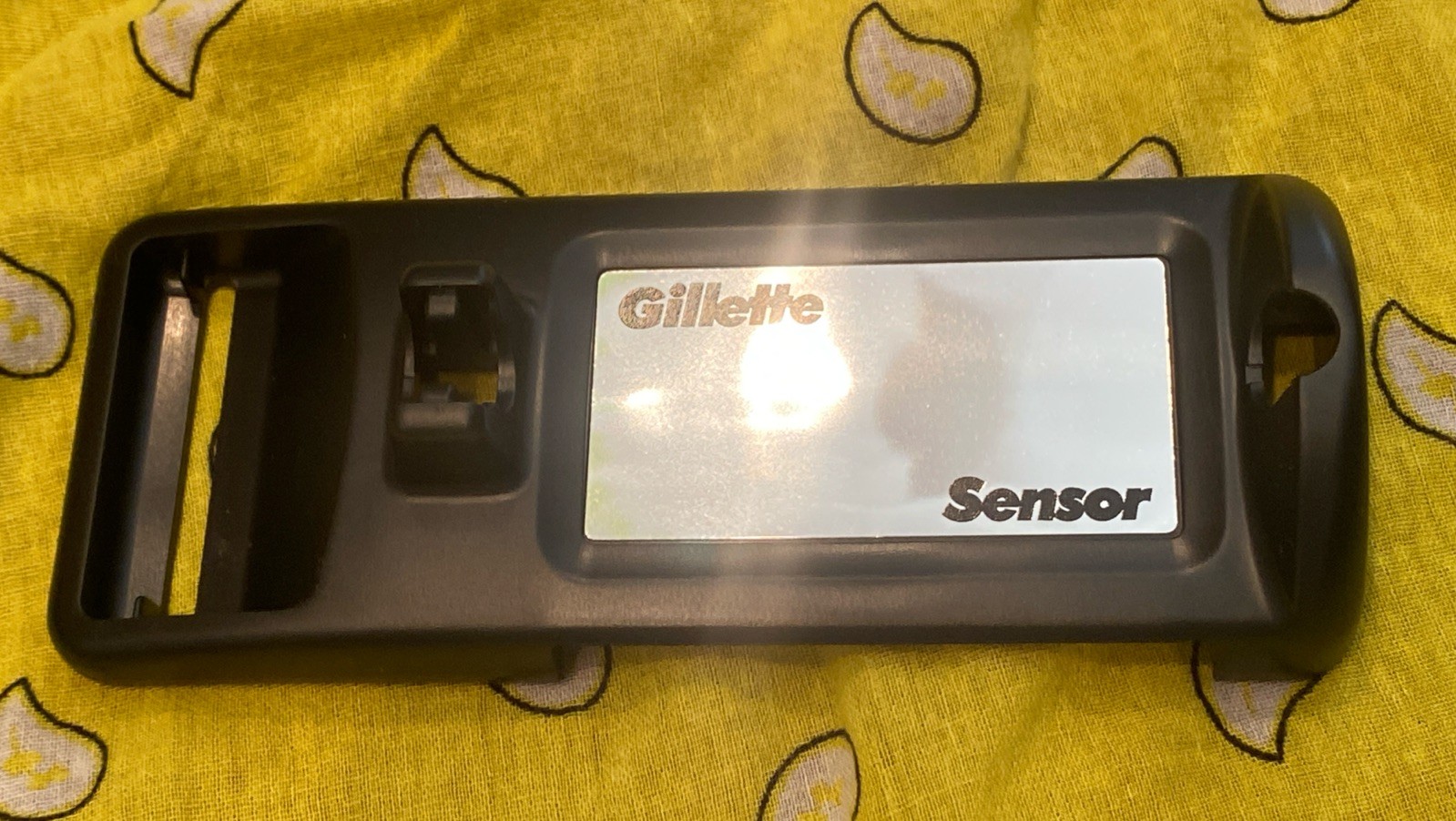 year 2000 OPEN BOX NOS Vintage Gillette Sensor Plastic Razor Tray ( NO HANDLE ) year 2000 OPEN BOX NOS Vintage Gillette Sensor Plastic Razor Tray ( NO HANDLE )