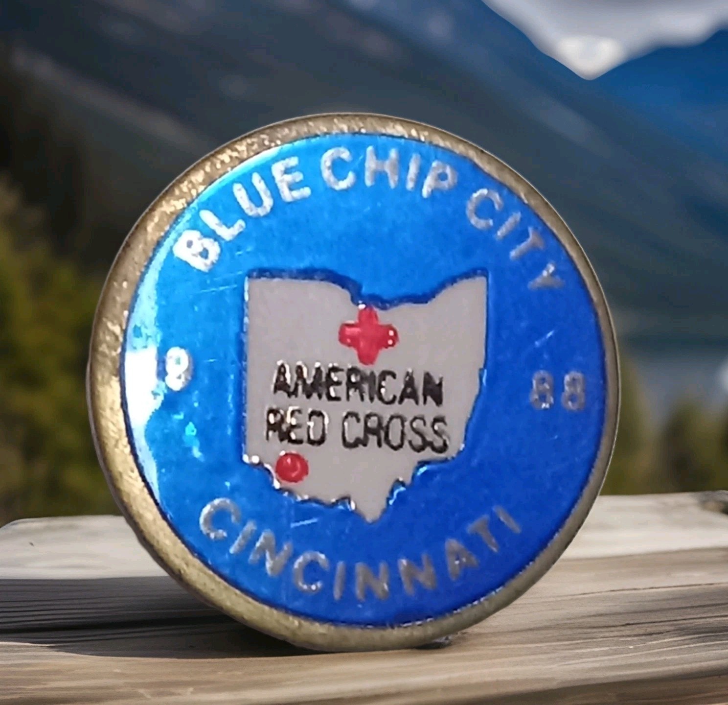 Vintage 1988 Blue Royal Chip Cincinnati Ohio Red CROSS LAPEL Hat Pin Estate B4 Vintage 1988 Blue Royal Chip Cincinnati Ohio Red CROSS LAPEL Hat Pin Estate B4