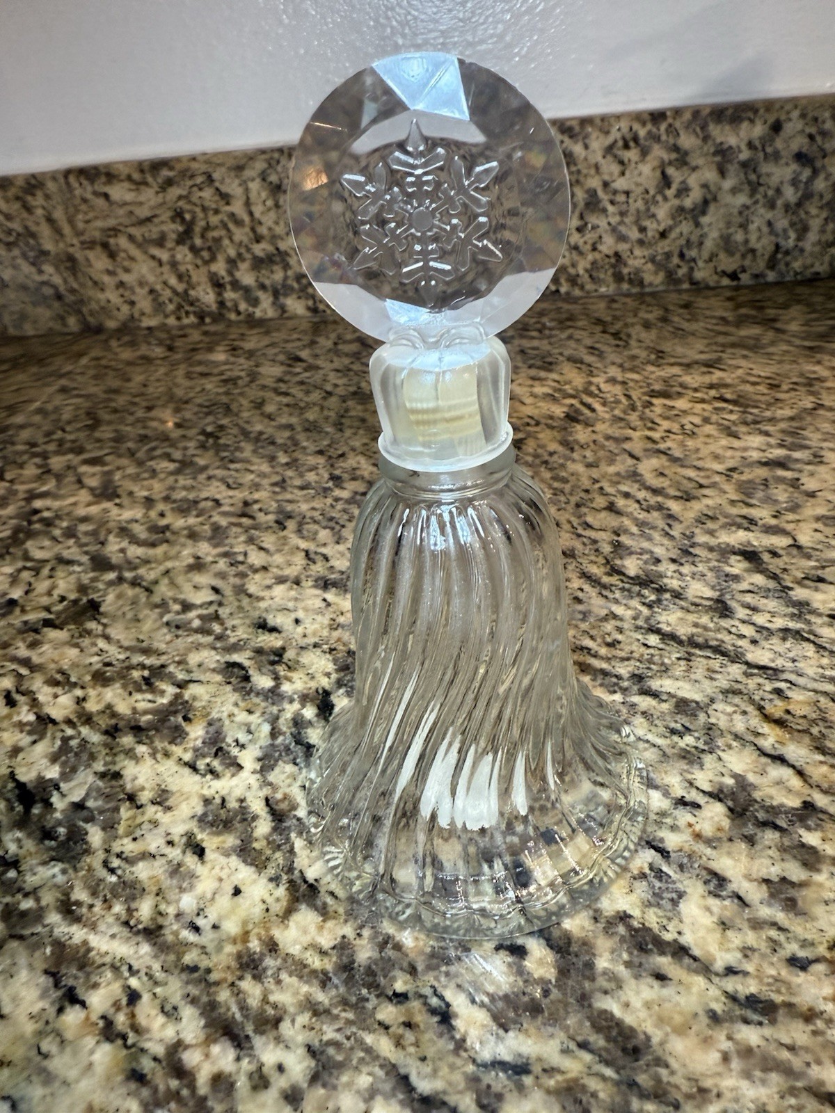 Vintage Avon Crystal Snowflake Christmas Bell Perfume Bottle Vintage Avon Crystal Snowflake Christmas Bell Perfume Bottle