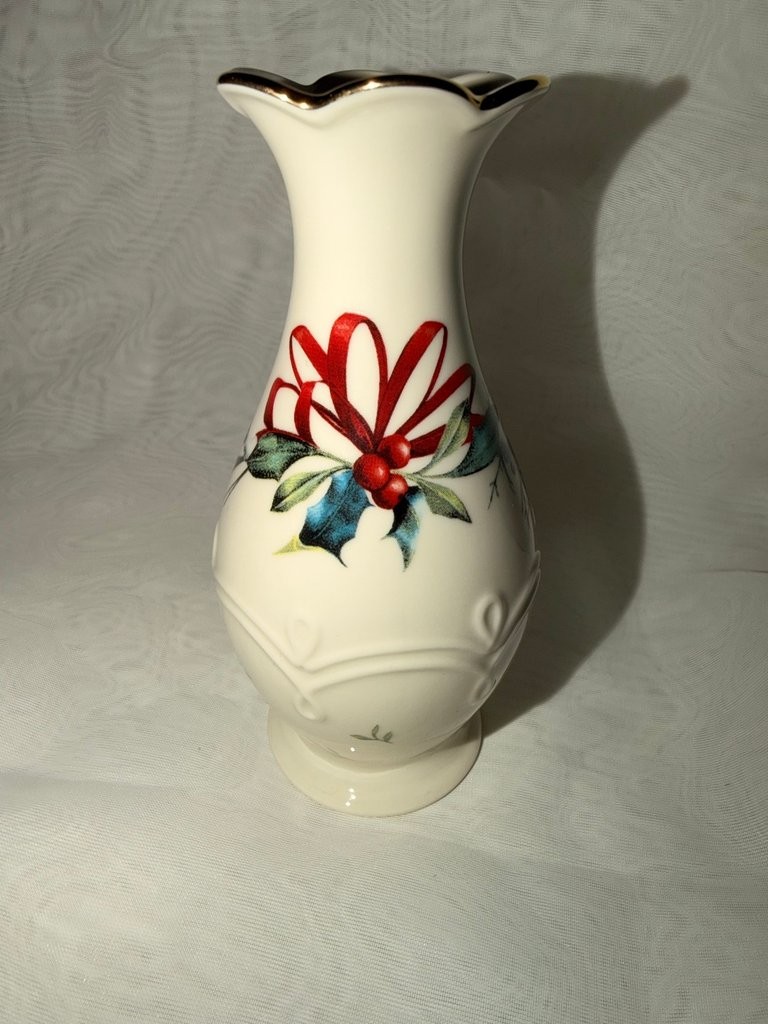 Vintage Ceramic Vase with Holiday Design and Gold Trim Vintage Ceramic Vase with Holiday Design and Gold Trim