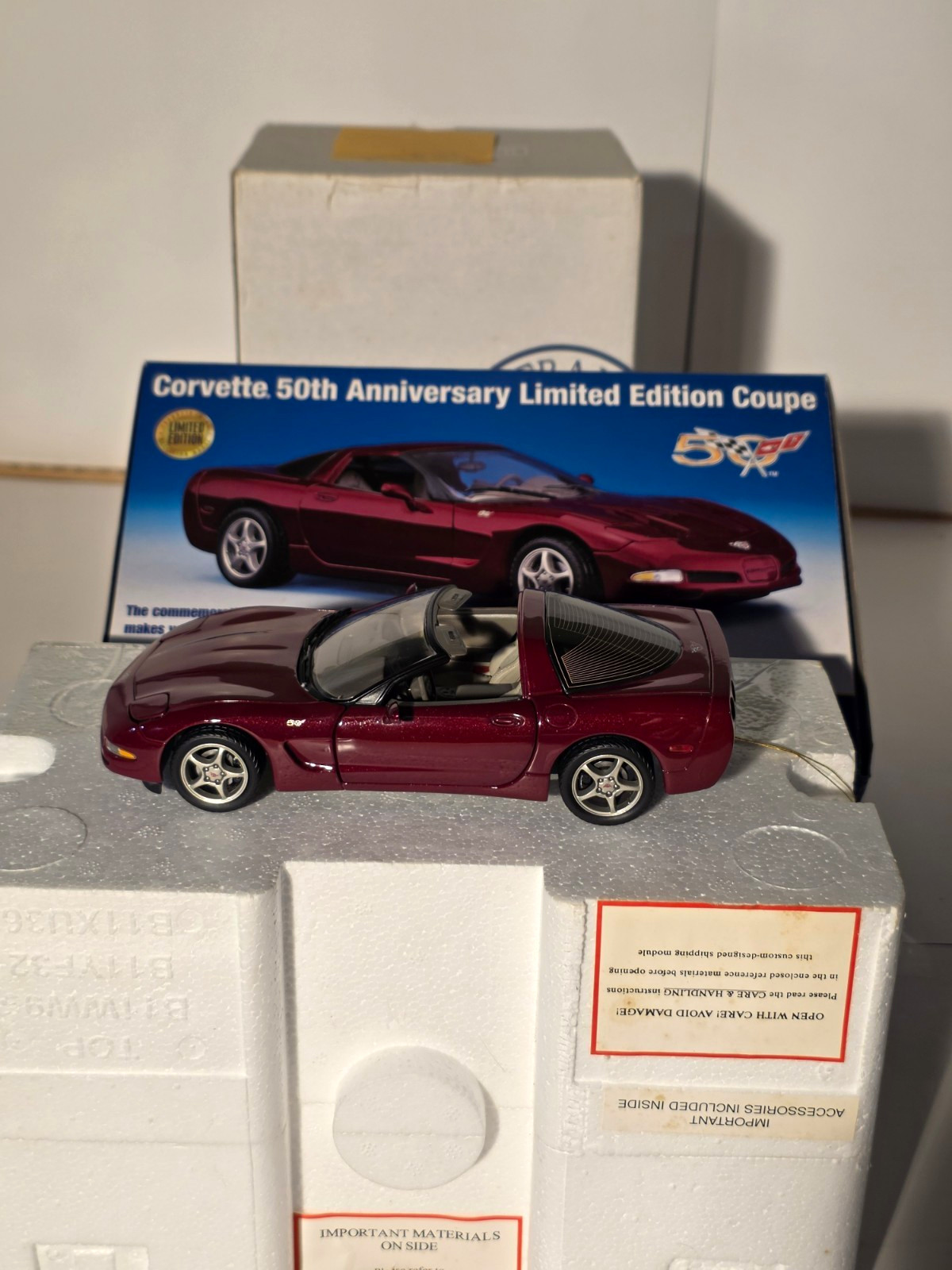 Franklin Mint 1:24 Chevrolet 2003 Corvette 50th Anniversary Limited Edition Franklin Mint 1:24 Chevrolet 2003 Corvette 50th Anniversary Limited Edition