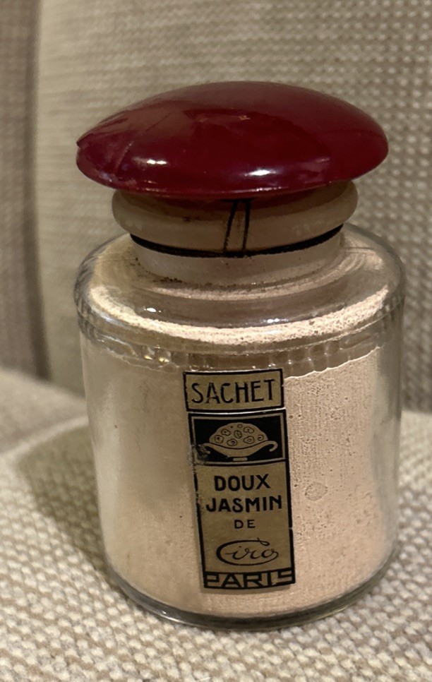 Vintage 1920’s Sachet Doux Jasmine De Ciro Made In France Dry Perfume Powder Vintage 1920’s Sachet Doux Jasmine De Ciro Made In France Dry Perfume Powder