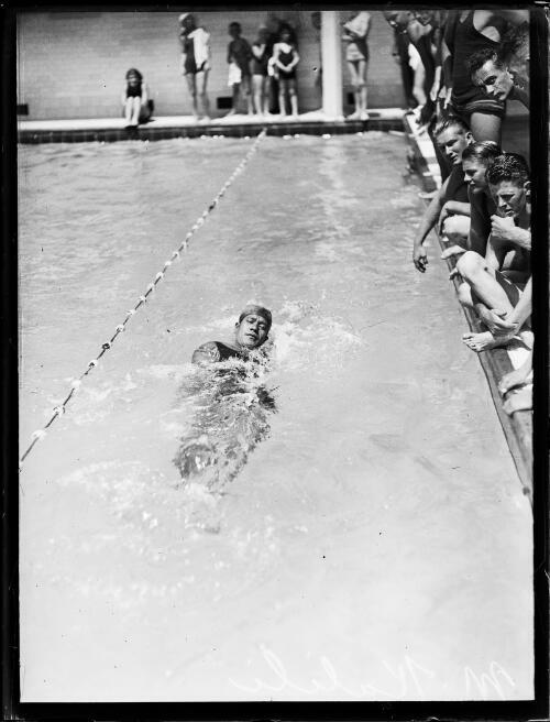 American swimmer Maiola Kalili doing backstroke in a pool, NSW, 25- Old Photo American swimmer Maiola Kalili doing backstroke in a pool, NSW, 25- Old Photo