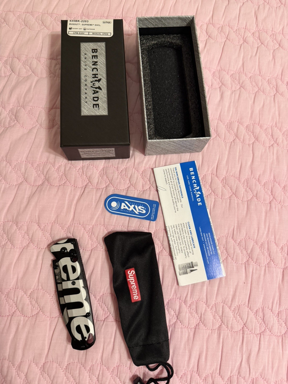 Benchmade Supreme Bugout Black pocket knife