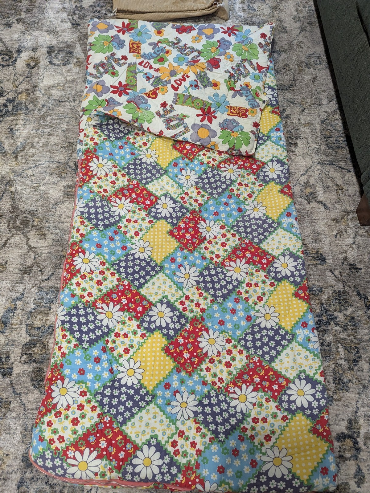 Vintage JC Penny Circa 70's Sleeping Bag Daisy & Love Vintage JC Penny Circa 70's Sleeping Bag Daisy & Love