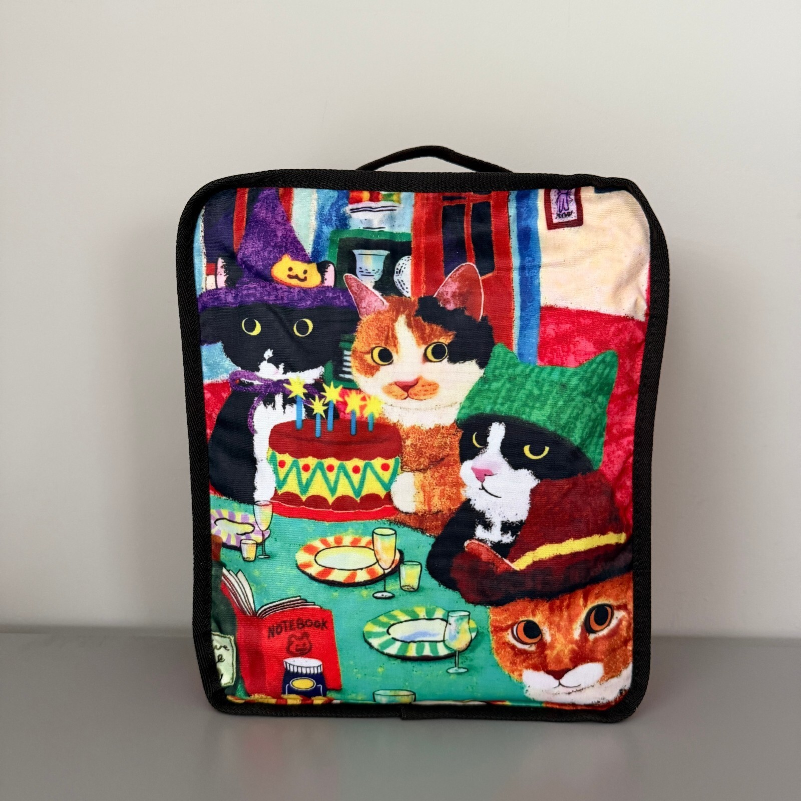Lesportsac NewNew Cat Small/Medium Organizer NWT Lesportsac NewNew Cat Small/Medium Organizer NWT