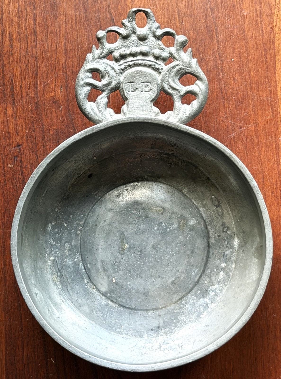 Antique American Pewter Coronet-Handled Porringer, smallest IC, Boston, 1700s Antique American Pewter Coronet-Handled Porringer, smallest IC, Boston, 1700s