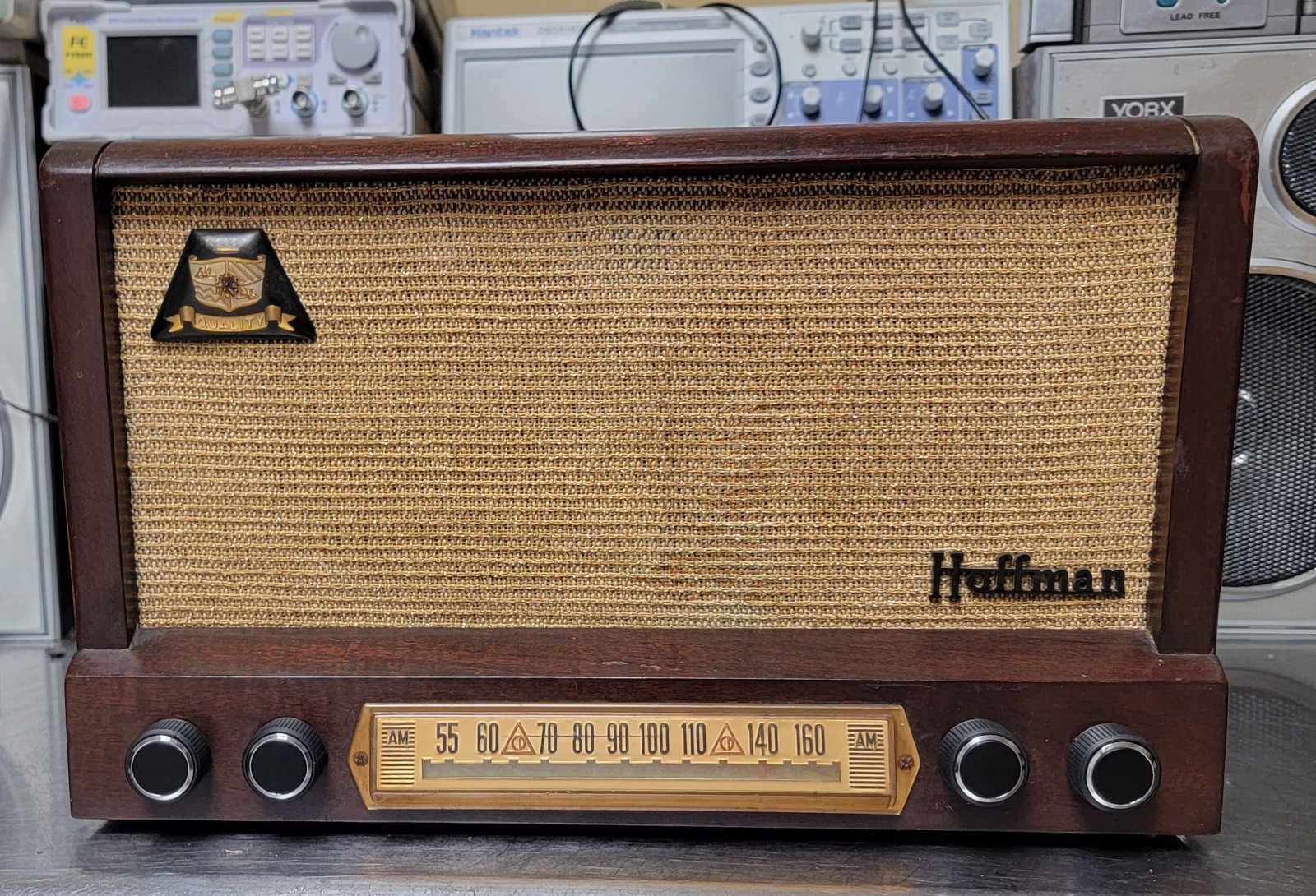 1954 Vintage Hoffman AM vacuum tube radio Model MW-601 overhauled + bluetooth. 1954 Vintage Hoffman AM vacuum tube radio Model MW-601 overhauled + bluetooth.