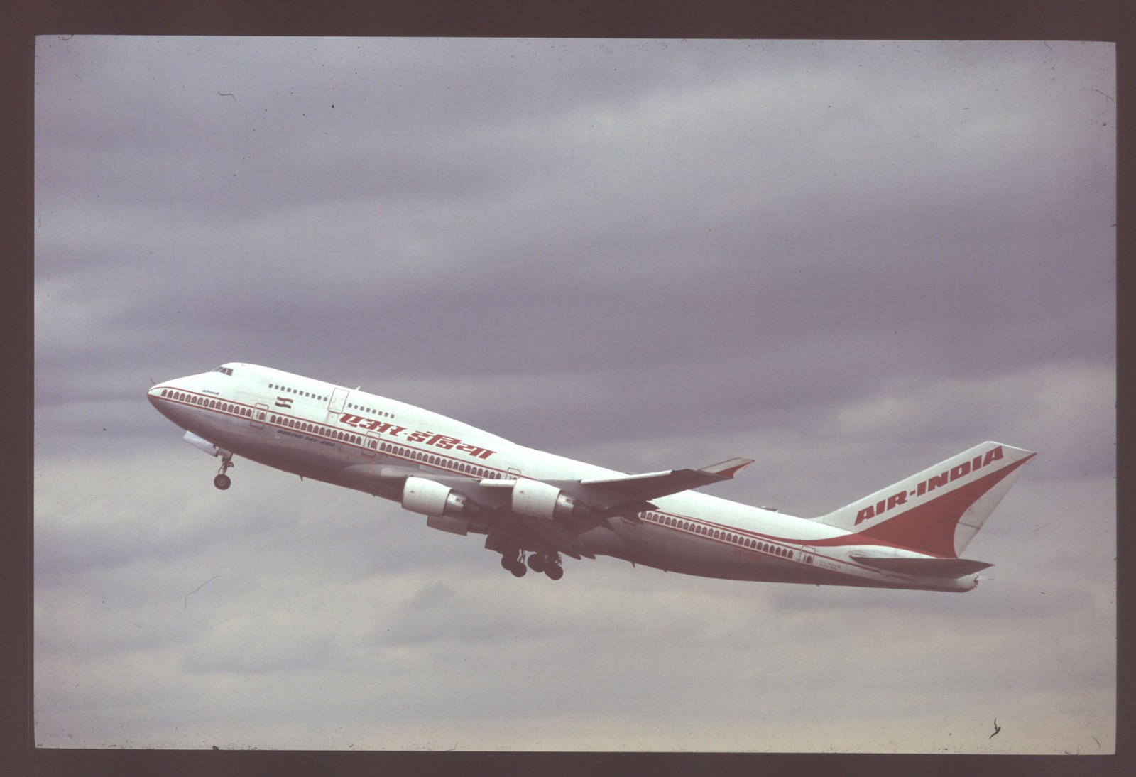 Orig 35mm airline slide Air India 747-437 VT-ESM Orig 35mm airline slide Air India 747-437 VT-ESM