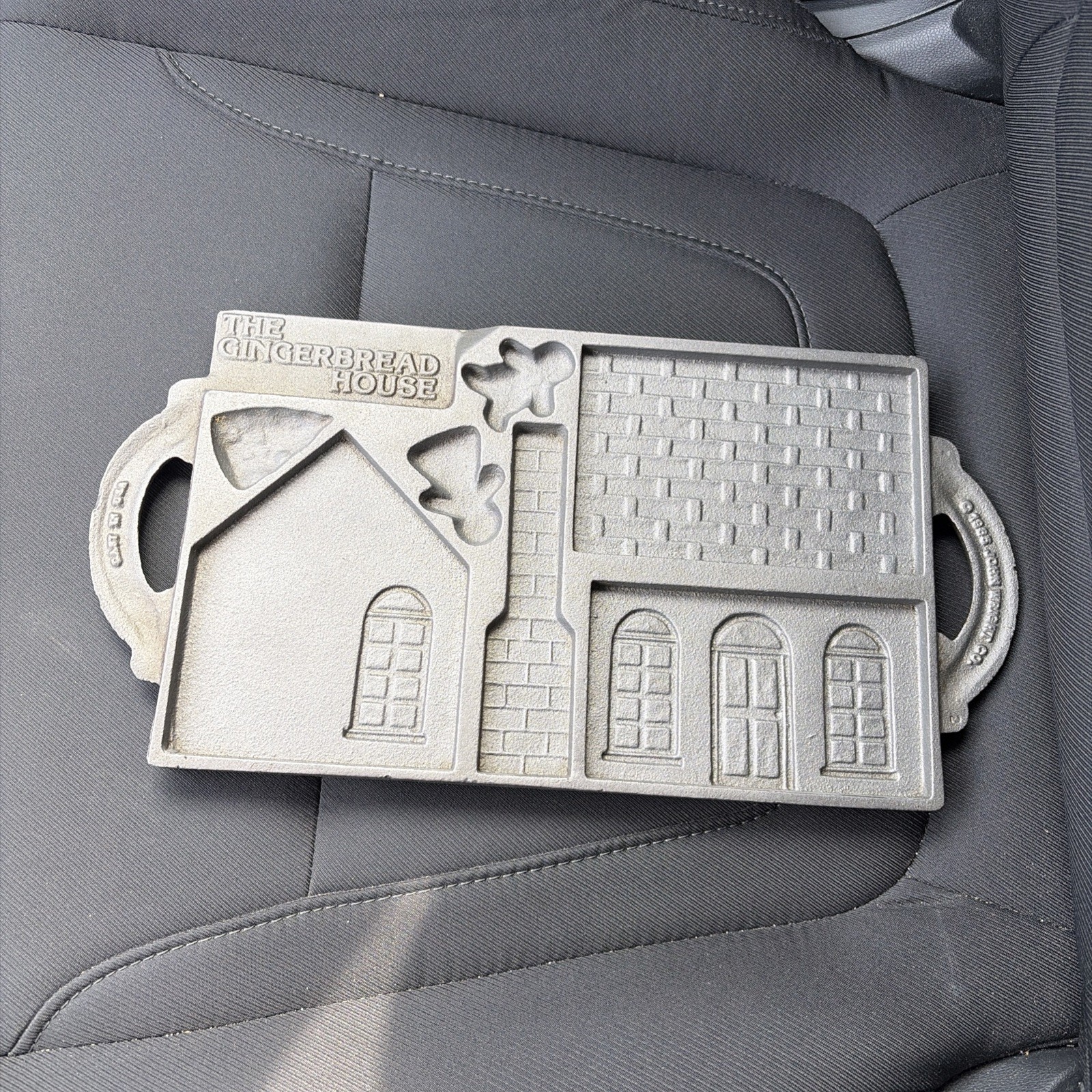 VTG 1985 John Wright Co The Gingerbread House 2-Sided Cast Iron Baking Mold USA VTG 1985 John Wright Co The Gingerbread House 2-Sided Cast Iron Baking Mold USA