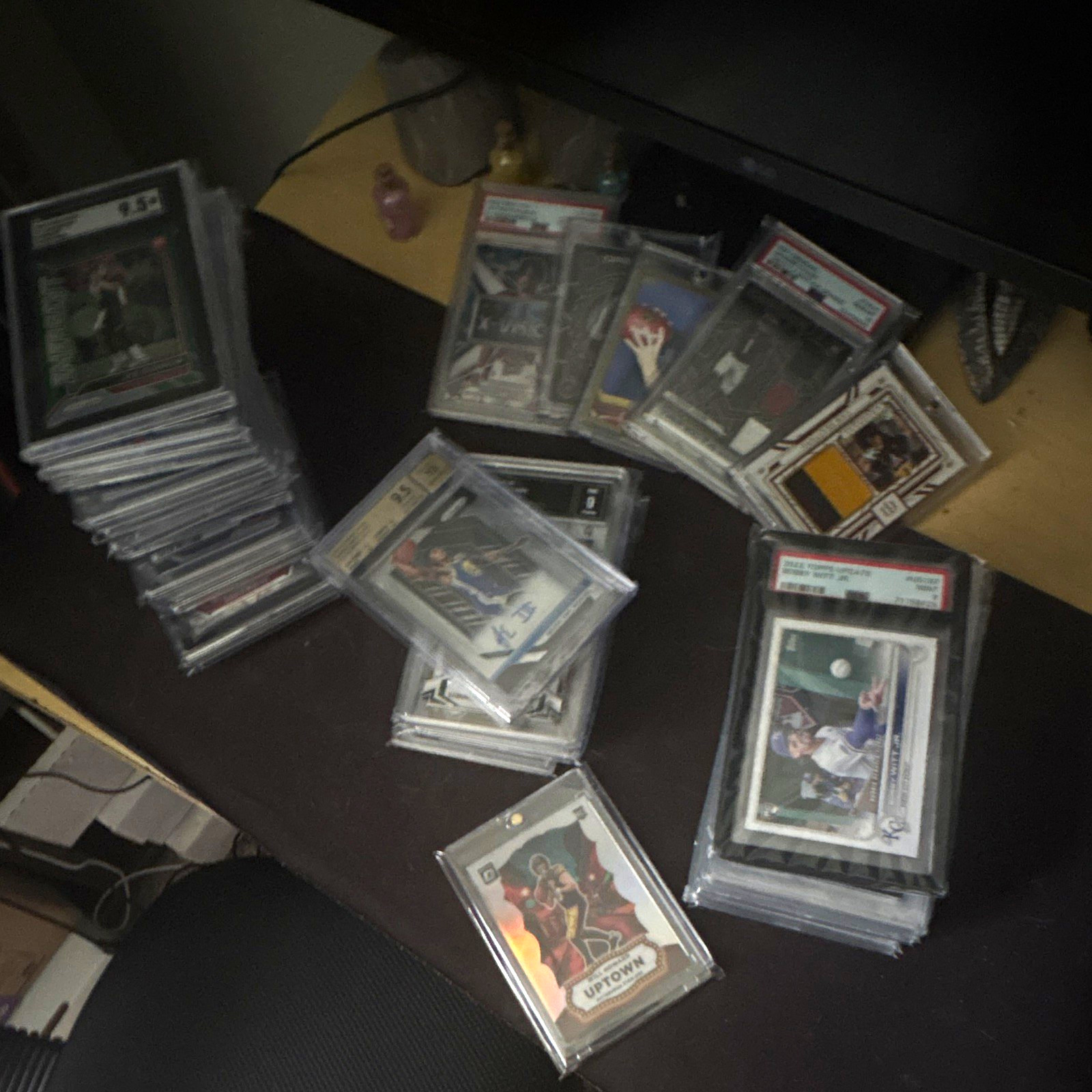 Selling my collection 100 card lots gaurenteed slab, hit, and pack liquidation Selling my collection 100 card lots gaurenteed slab, hit, and pack liquidation