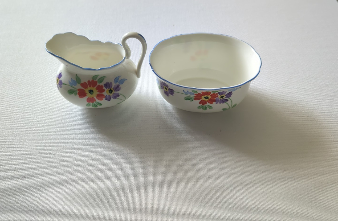 Plant Tuscan Bone China Sugar Bowl Creamer Set England Vintage Floral Exc Cond Plant Tuscan Bone China Sugar Bowl Creamer Set England Vintage Floral Exc Cond