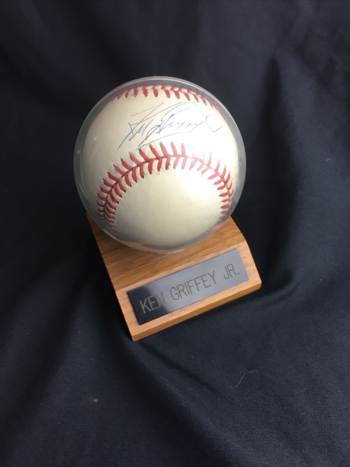 Ken Griffey Jr. Signed Baseball Authentic Near MINT