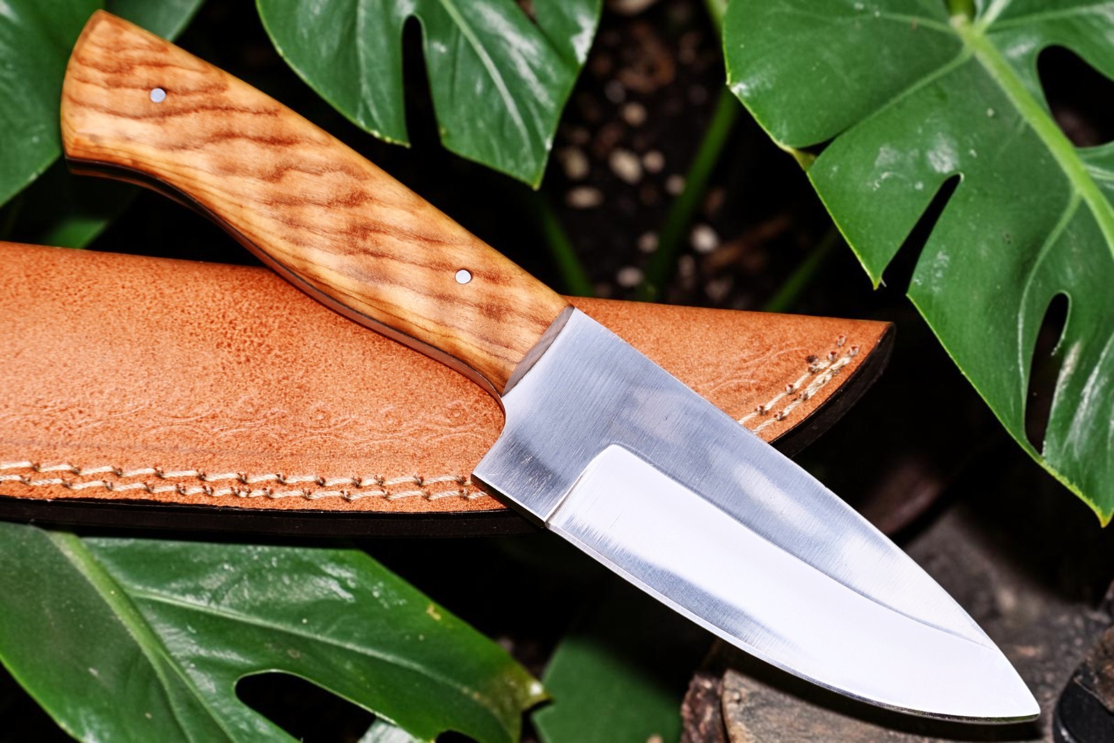 Custom Made Forged High Carbon Steel Hunting Skinning Knife Leather Sheath UU 16 Custom Made Forged High Carbon Steel Hunting Skinning Knife Leather Sheath UU 16