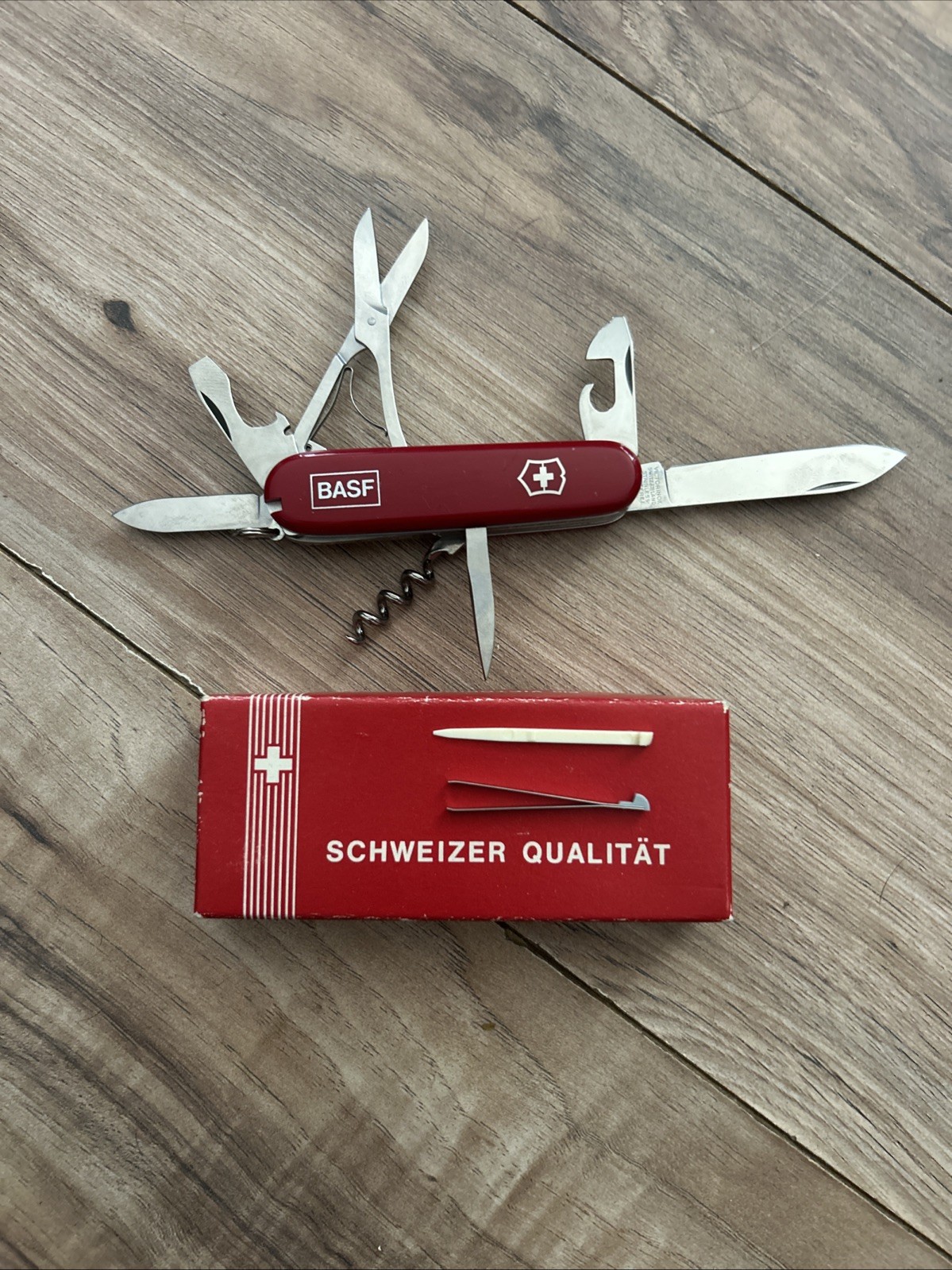 Swiss Army Pocket Knife Victorinox Officer Suisse 7 Tools Multi-Tool Swiss Army Pocket Knife Victorinox Officer Suisse 7 Tools Multi-Tool