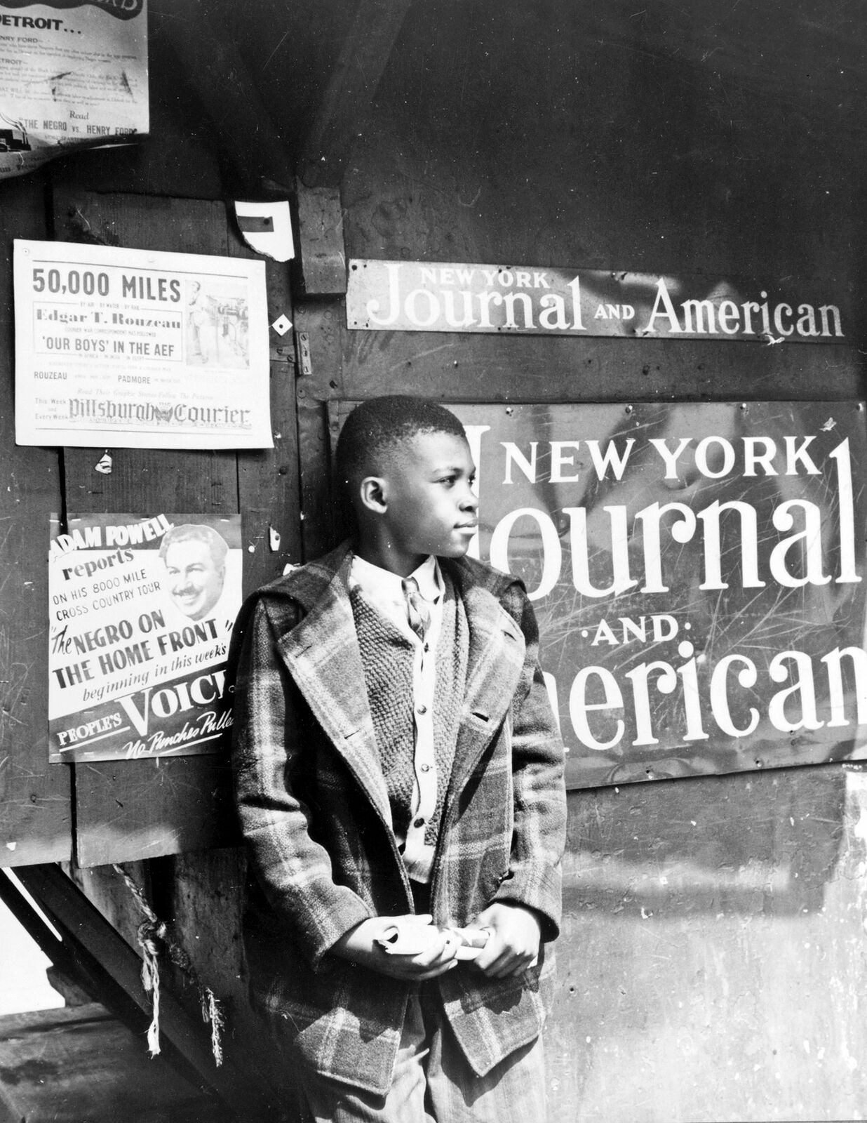 1943 Harlem Newsboy, New York City, NY Vintage Old Photo 8.5\
