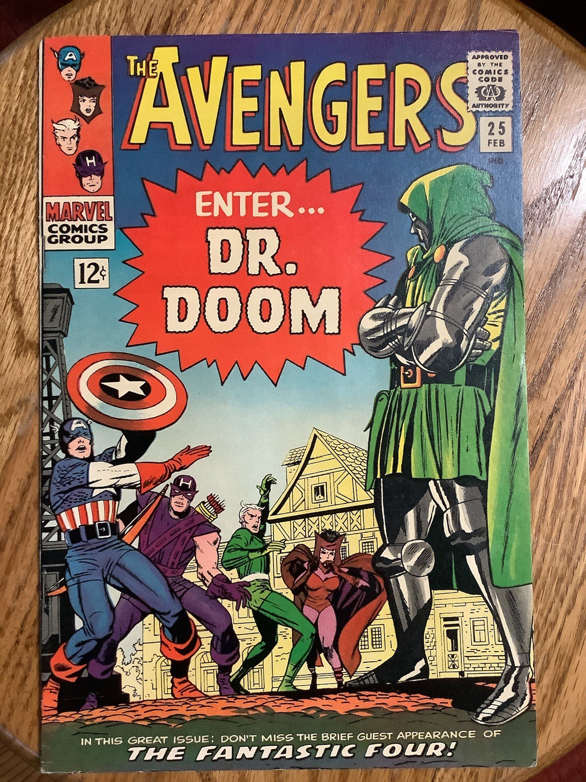 Avengers 25 8.0 VF Doctor Doom Fantastic Four 1966 Avengers 25 8.0 VF Doctor Doom Fantastic Four 1966