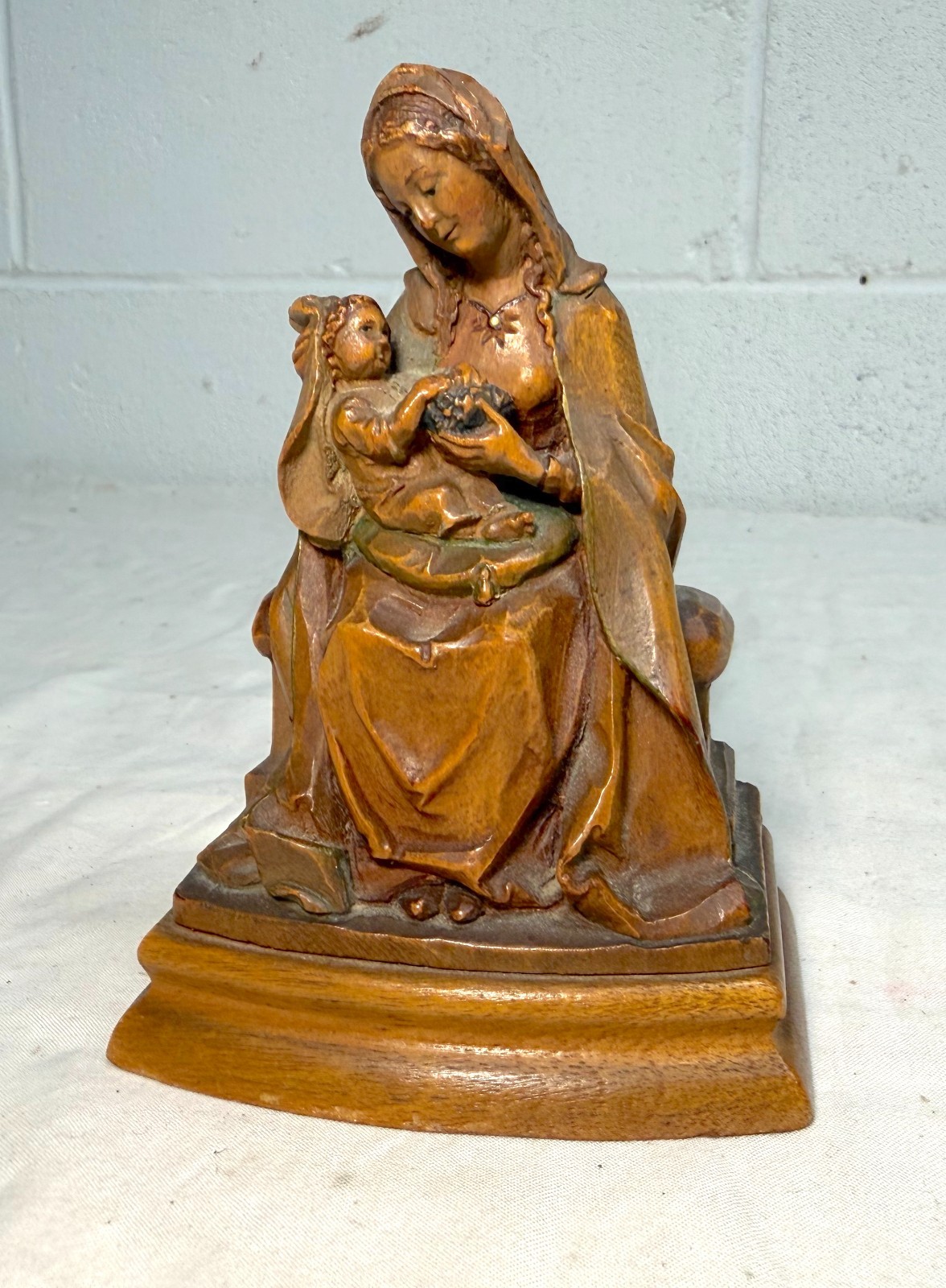 Vintage hand carved wood religious Virgin Mary baby Jesus statue sculpture art Vintage hand carved wood religious Virgin Mary baby Jesus statue sculpture art